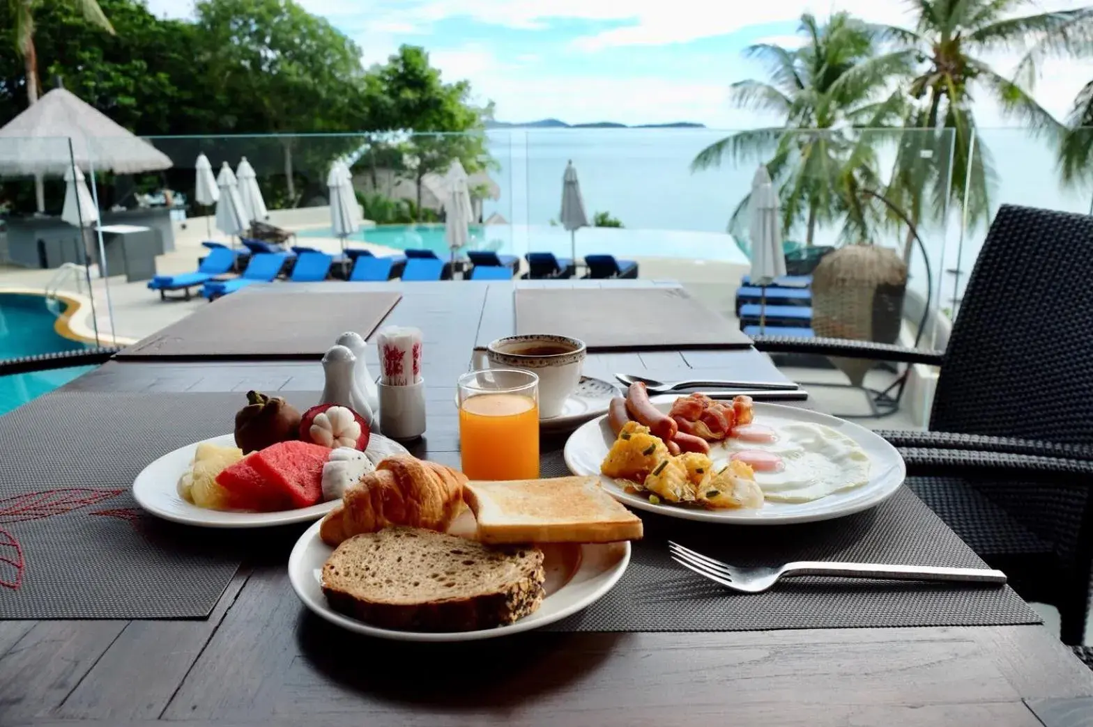 Breakfast in Coral Cliff Beach Resort Samui - SHA Plus