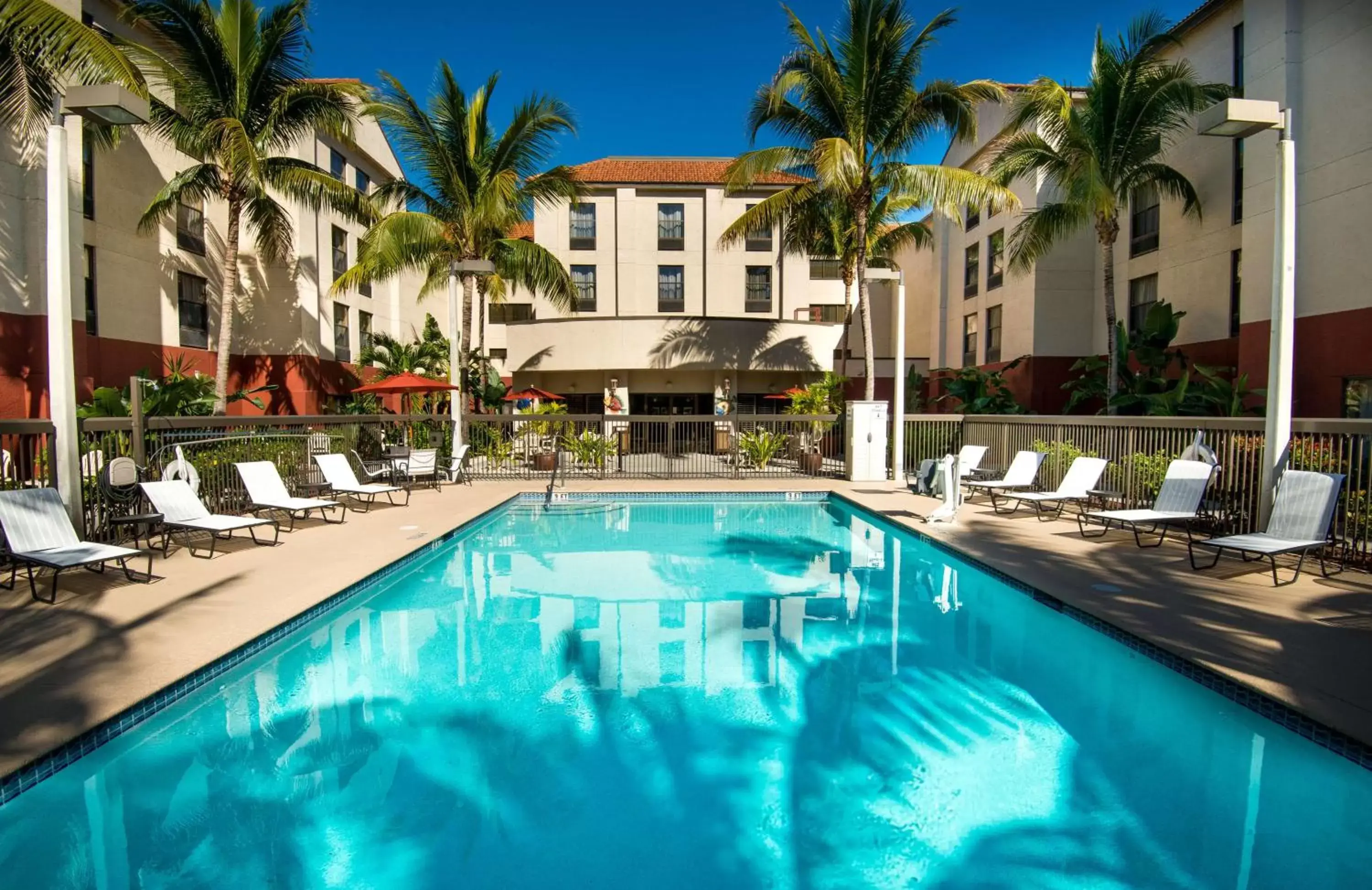 Pool view, Swimming Pool in Hampton Inn & Suites Fort Myers Beach/Sanibel Gateway