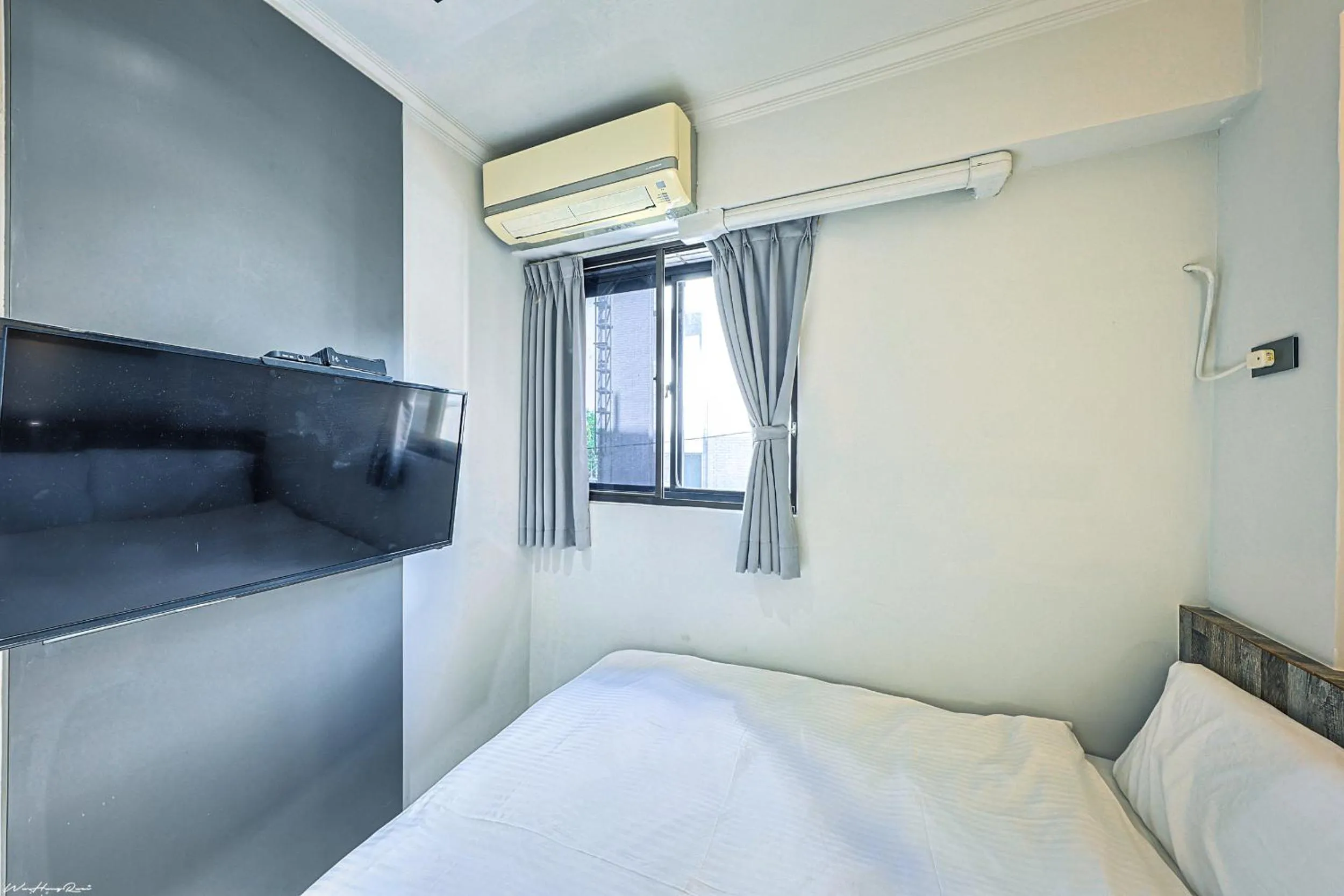 Photo of the whole room, Bed in 亞馨文旅 近東大門夜市 有免費停車場 可自助入住