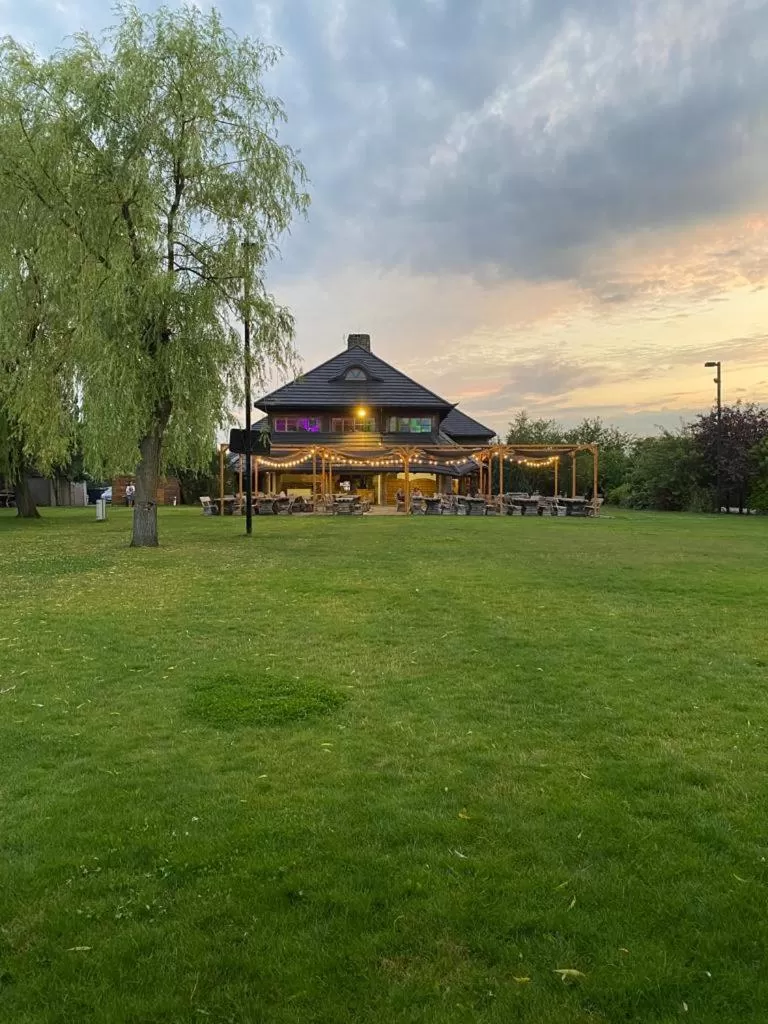 HOTEL CICHA WODA NIEPORĘT