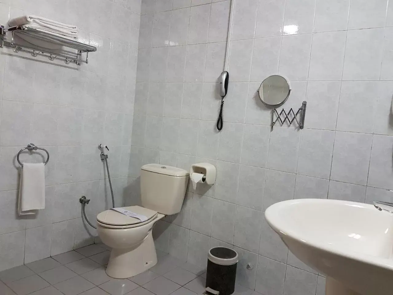 Bathroom in Nejoum Al Emarat