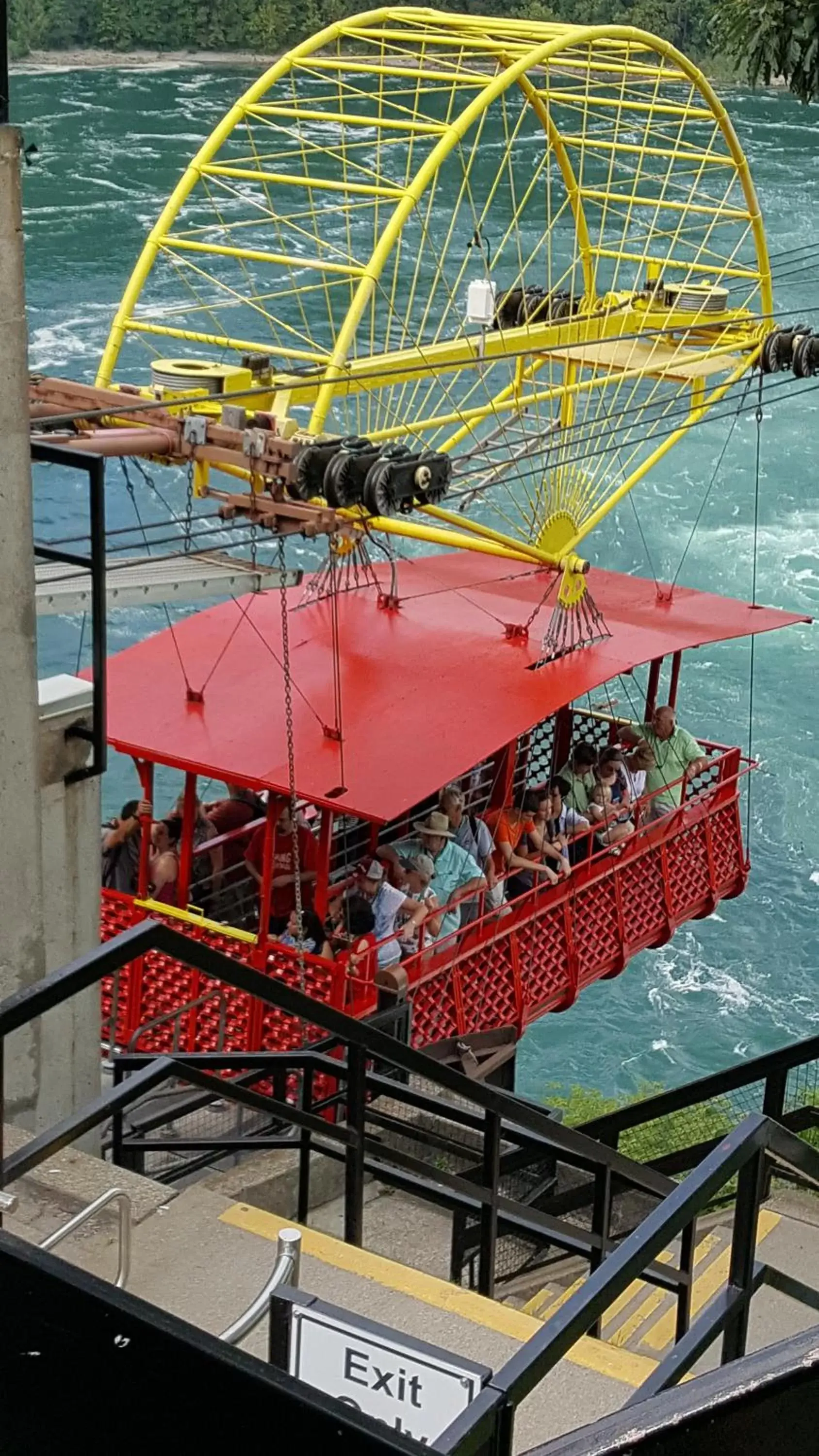 group of guests in River Rapids Inn