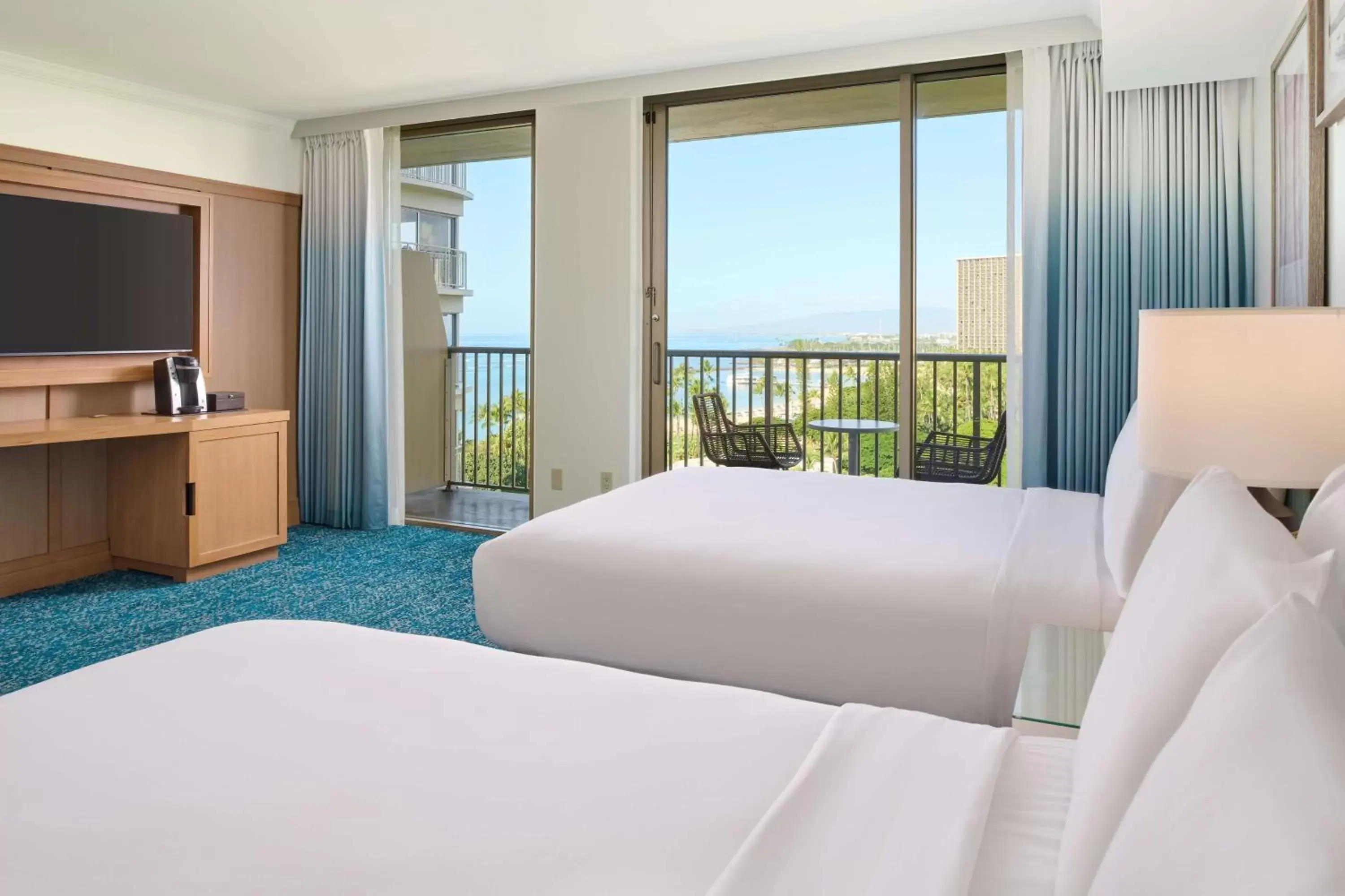 Bedroom, Bed in OUTRIGGER Reef Waikiki Beach Resort