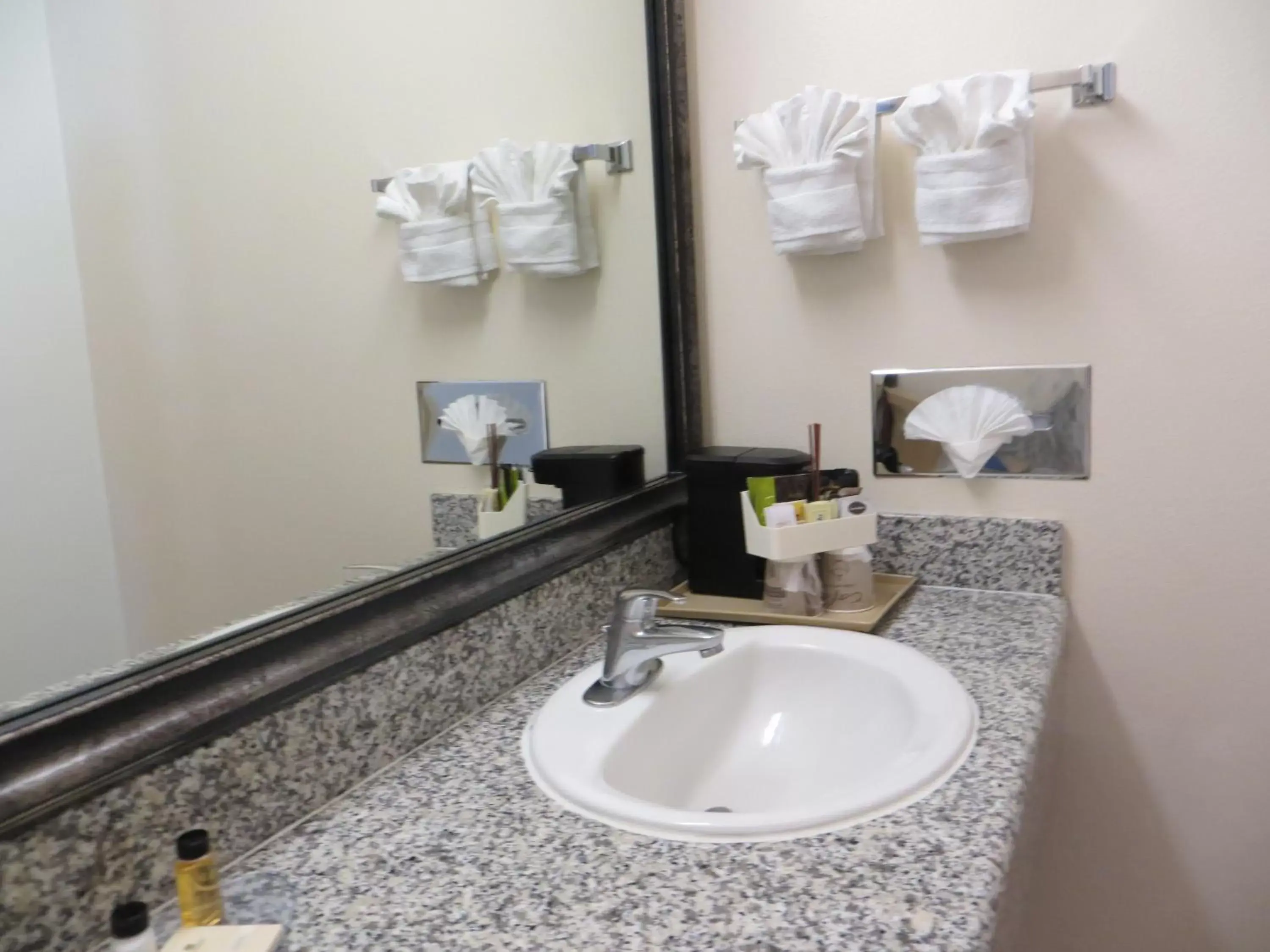 Bathroom in Arbor Inn Monterey