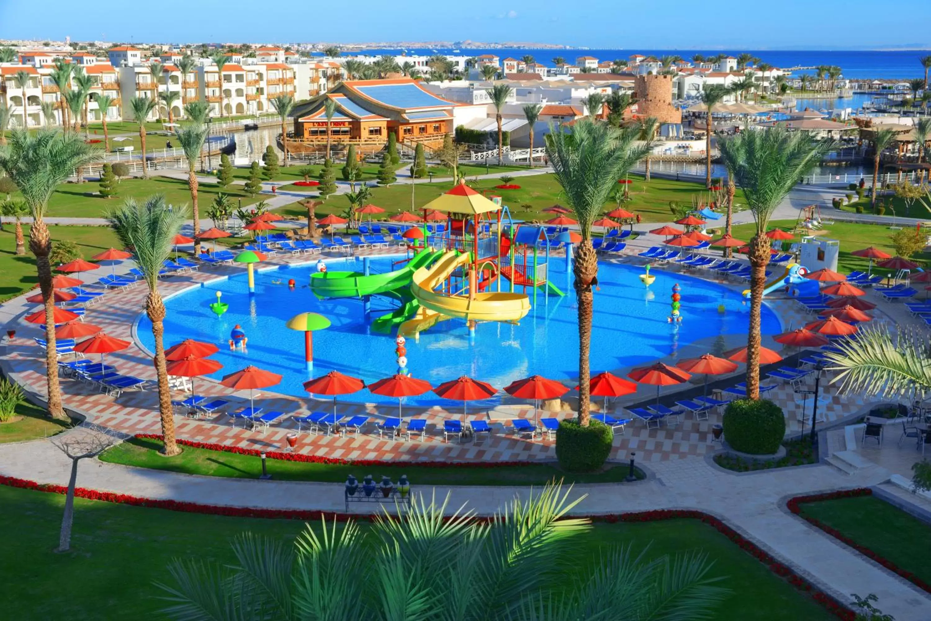 Swimming pool, Pool View in Pickalbatros Dana Beach Resort - Hurghada