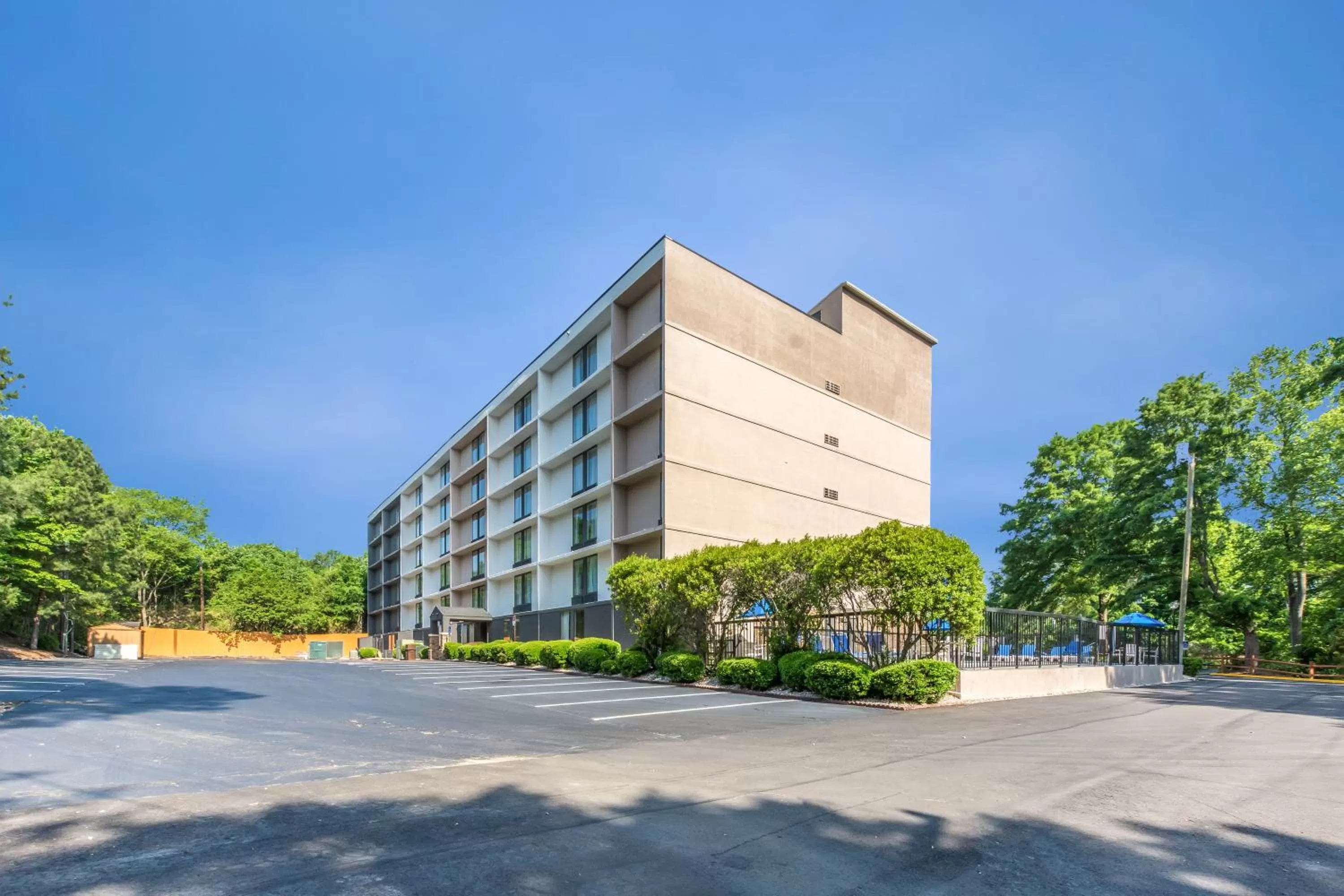 Property building in Comfort Inn Charlotte Airport Uptown