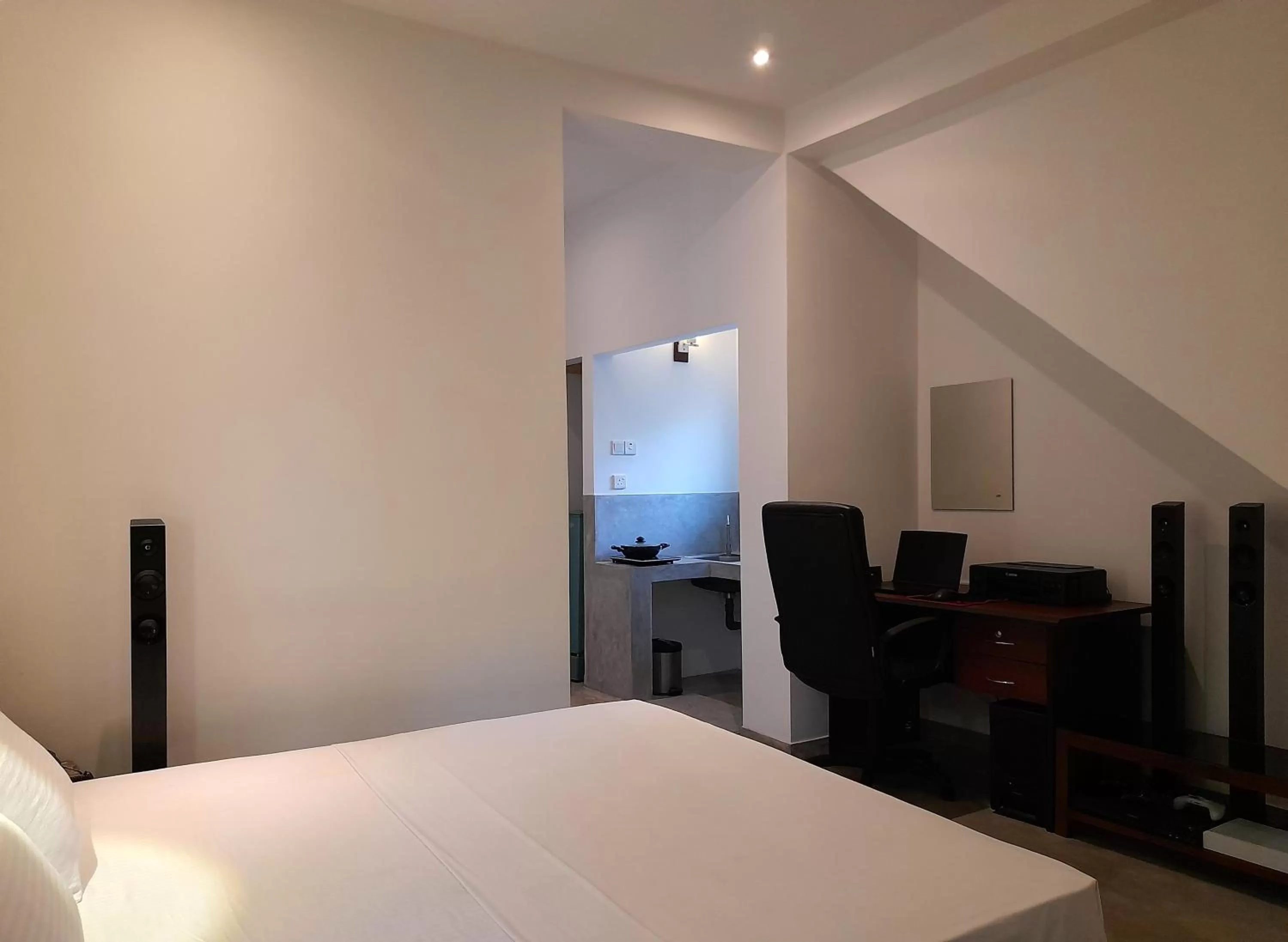 Business facilities in Weligama Bay Watsila Resort