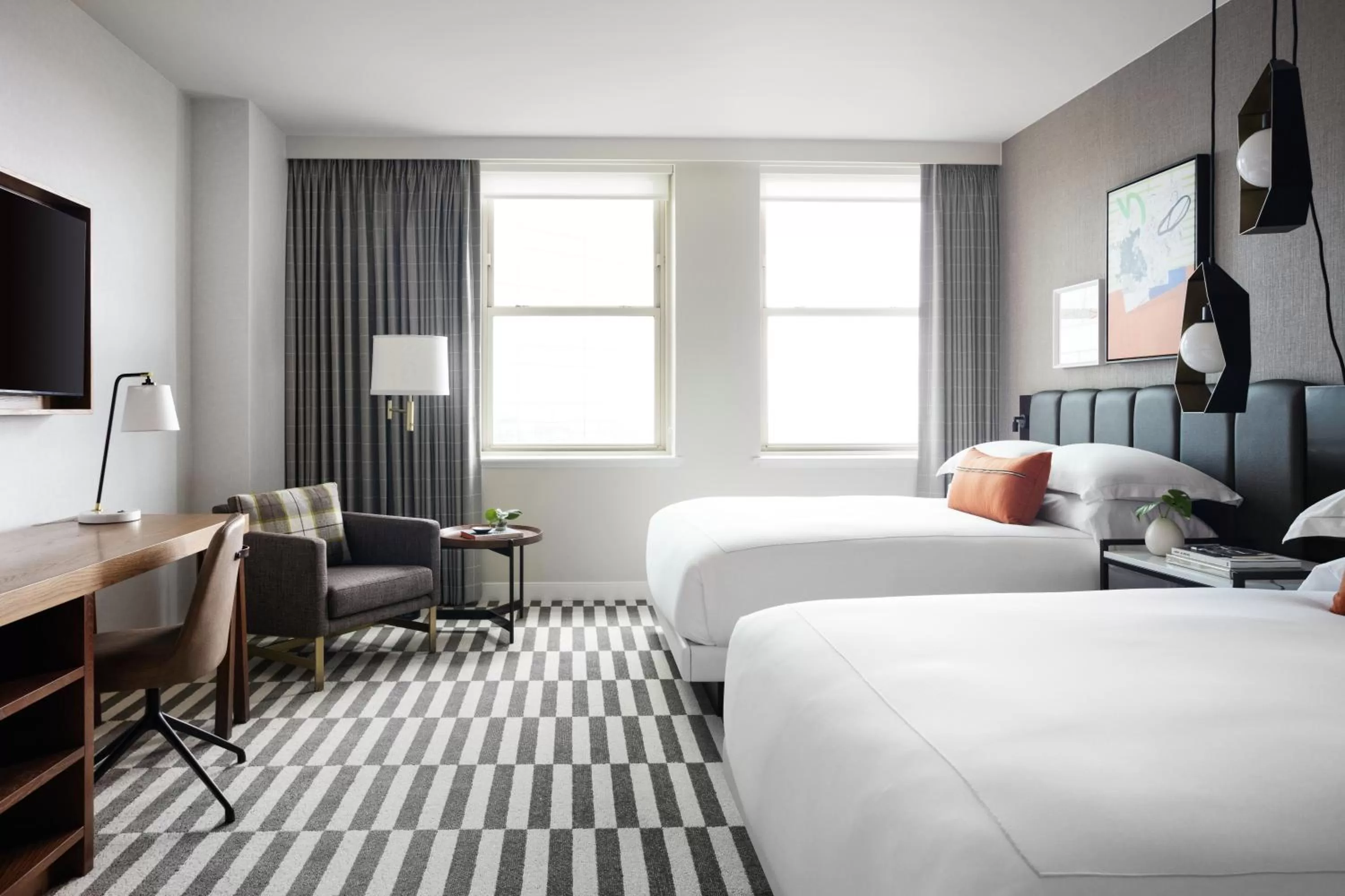 Photo of the whole room, Bed in Kimpton - Harper Hotel by IHG