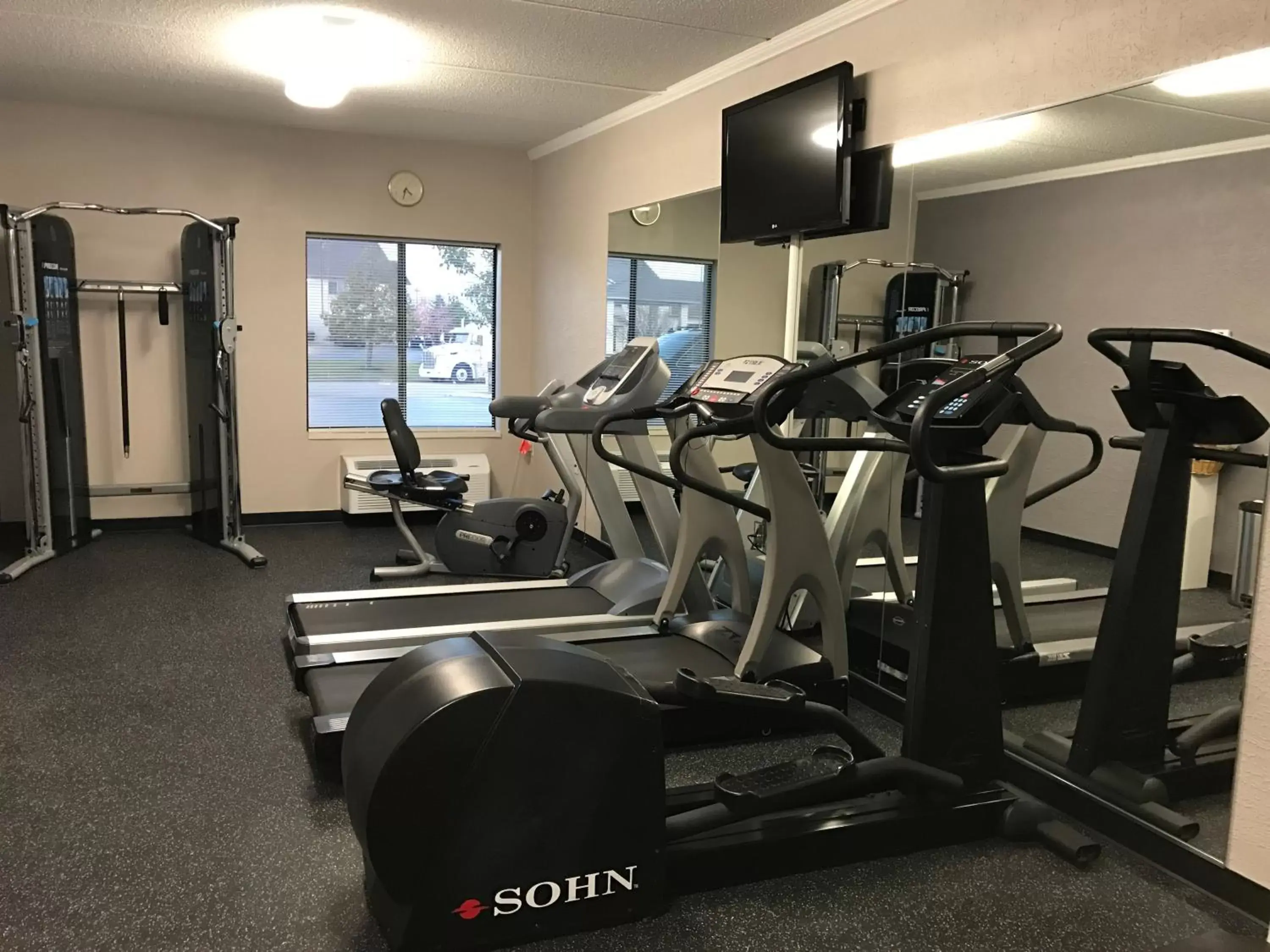 Fitness centre/facilities, Fitness Center/Facilities in Country Inn & Suites by Radisson, Mt. Pleasant-Racine West, WI