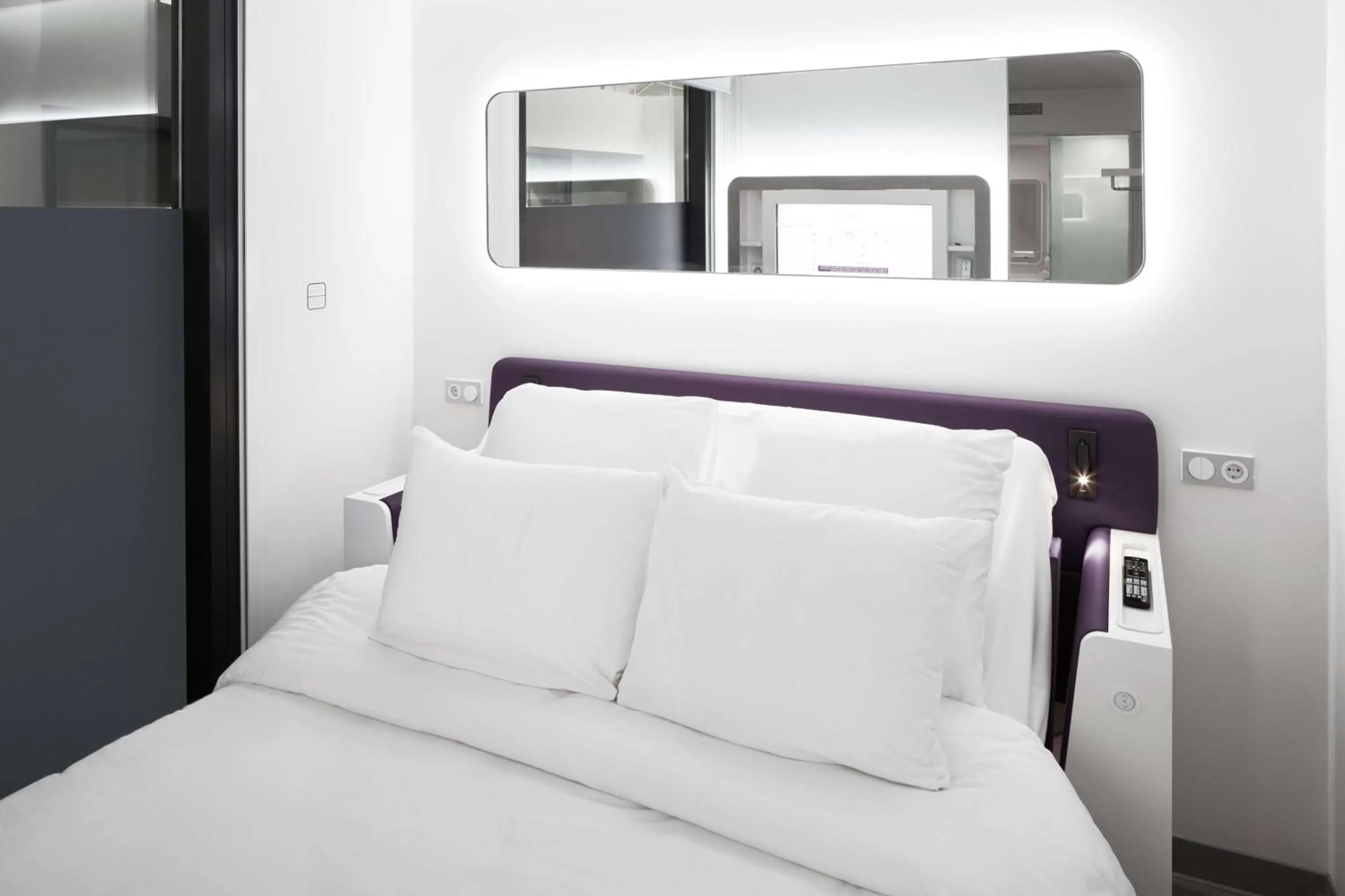 Bedroom, Bed in YOTELAIR Istanbul Airport, Duty free - International Transit area