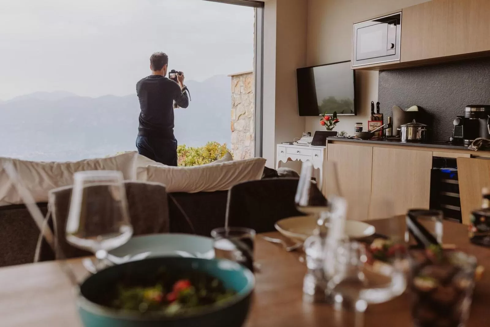 Dining area in FAVAI HILLS your secret hideaway