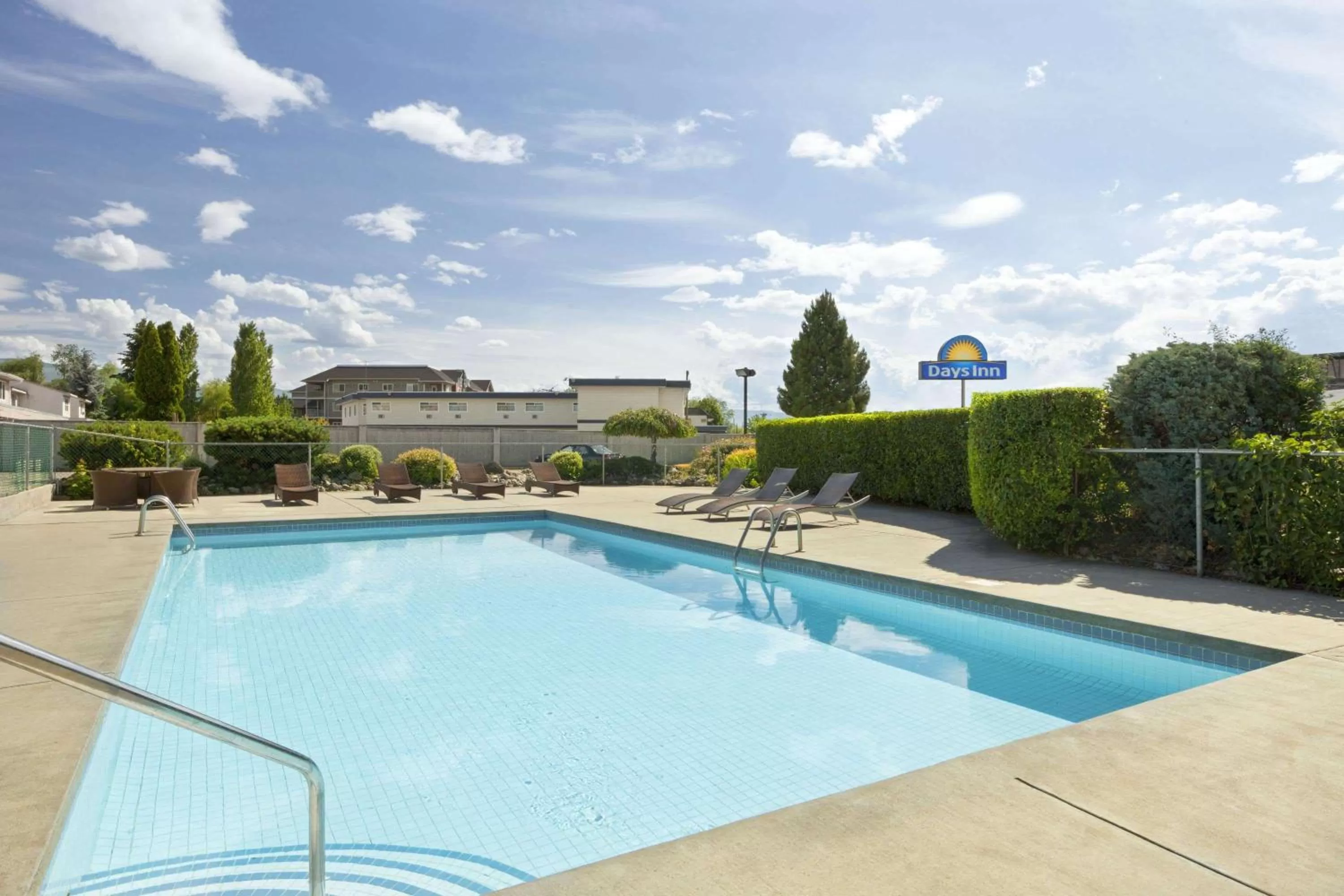 Pool view in Days Inn by Wyndham Kelowna