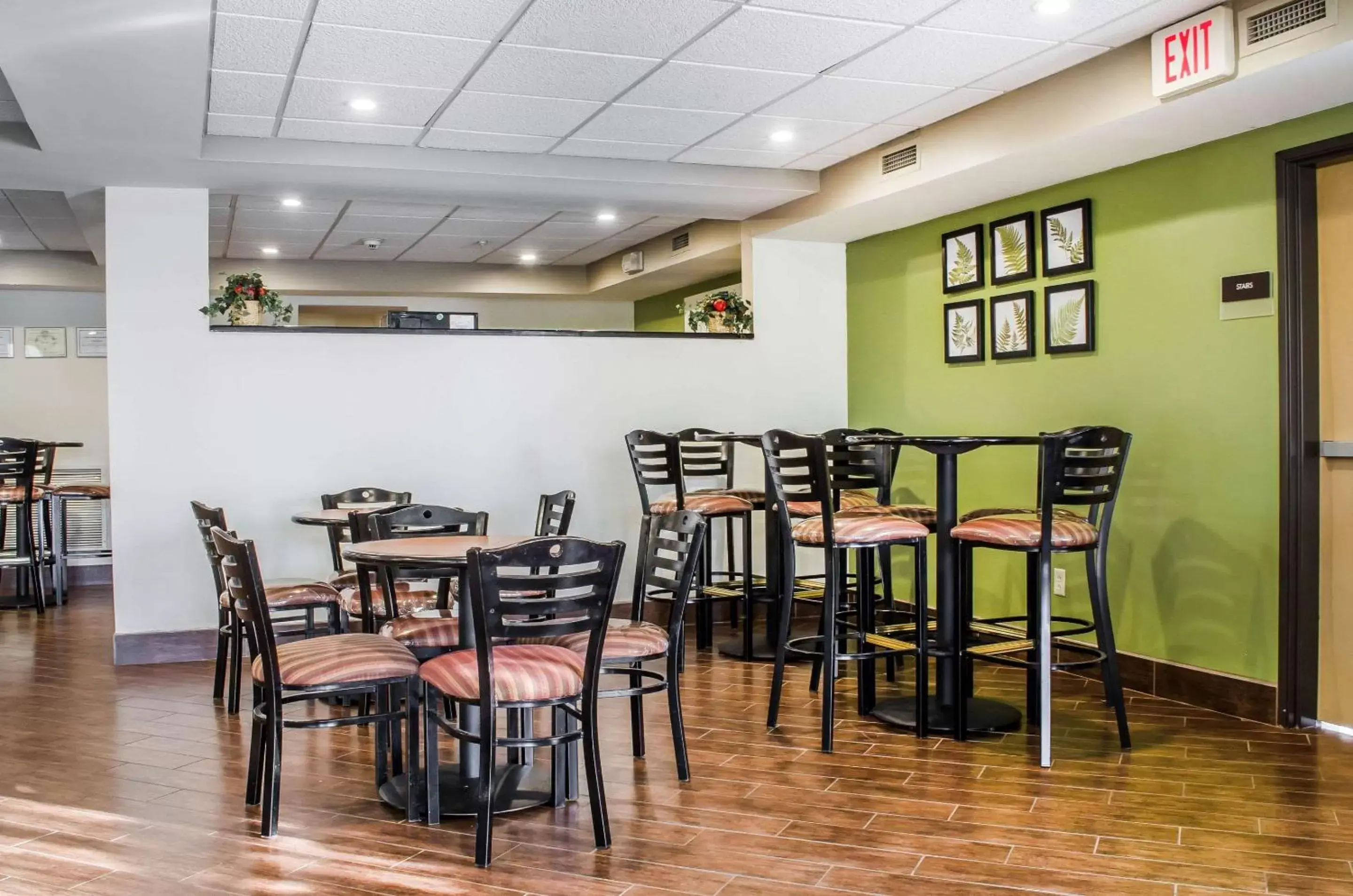 Restaurant/Places to Eat in Sleep Inn & Suites Bensalem