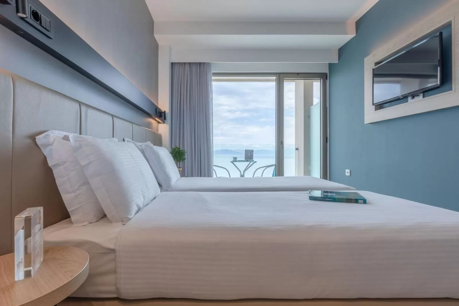 Bed in Hotel Avra by Smile hotels - Free Airport Shuttle