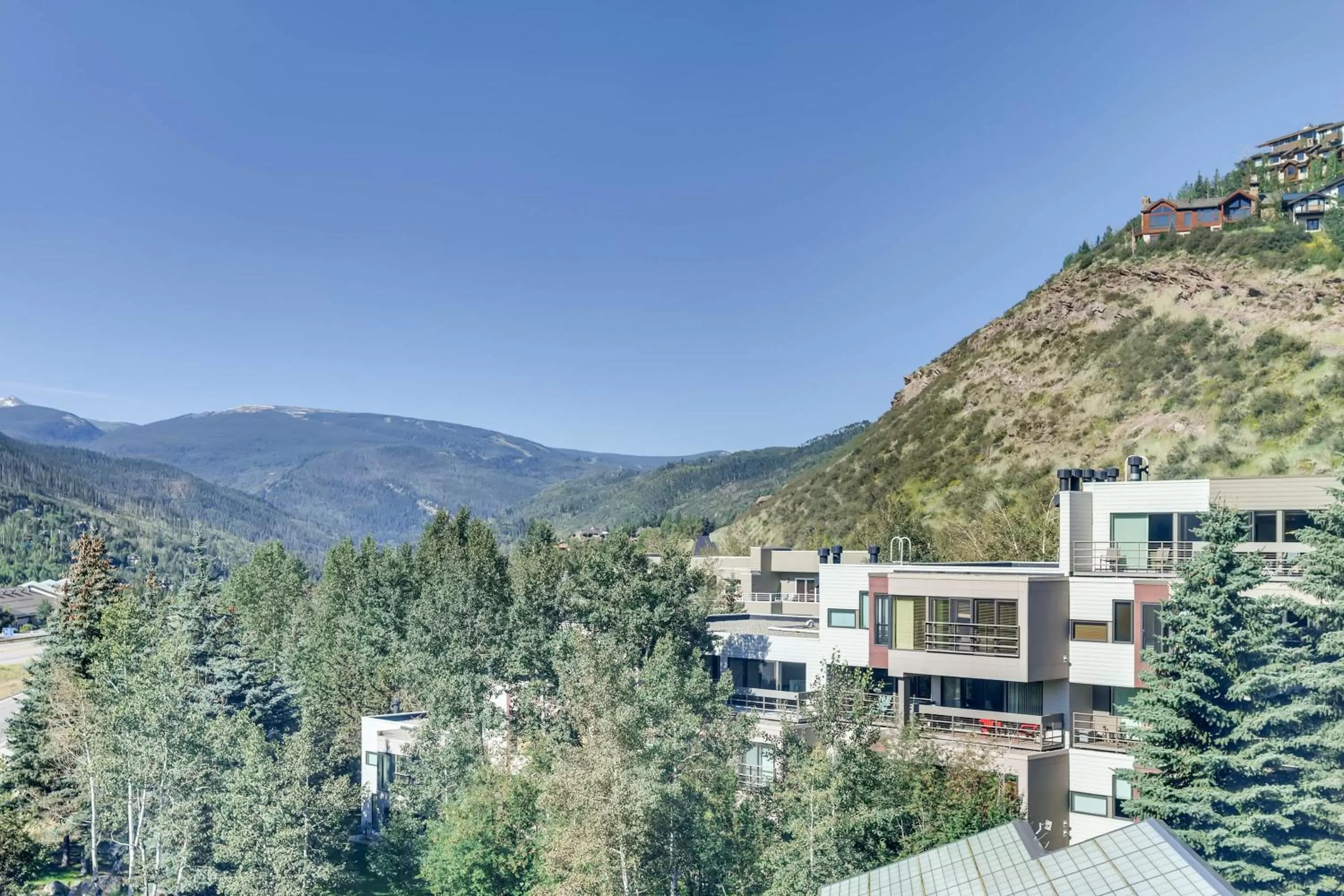 Neighbourhood in Simba Run Vail Condominiums