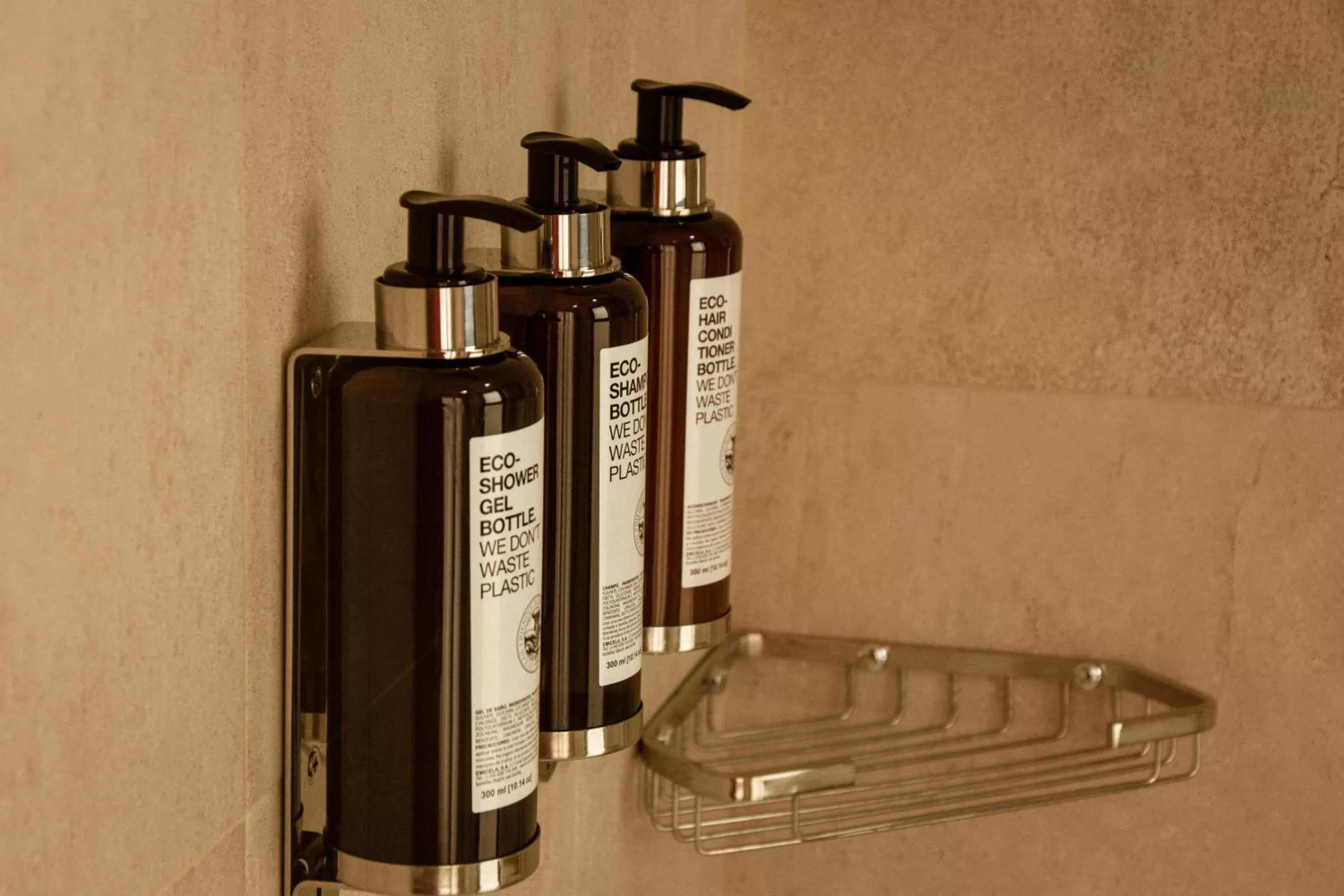 Shower in Petit Palace Vargas