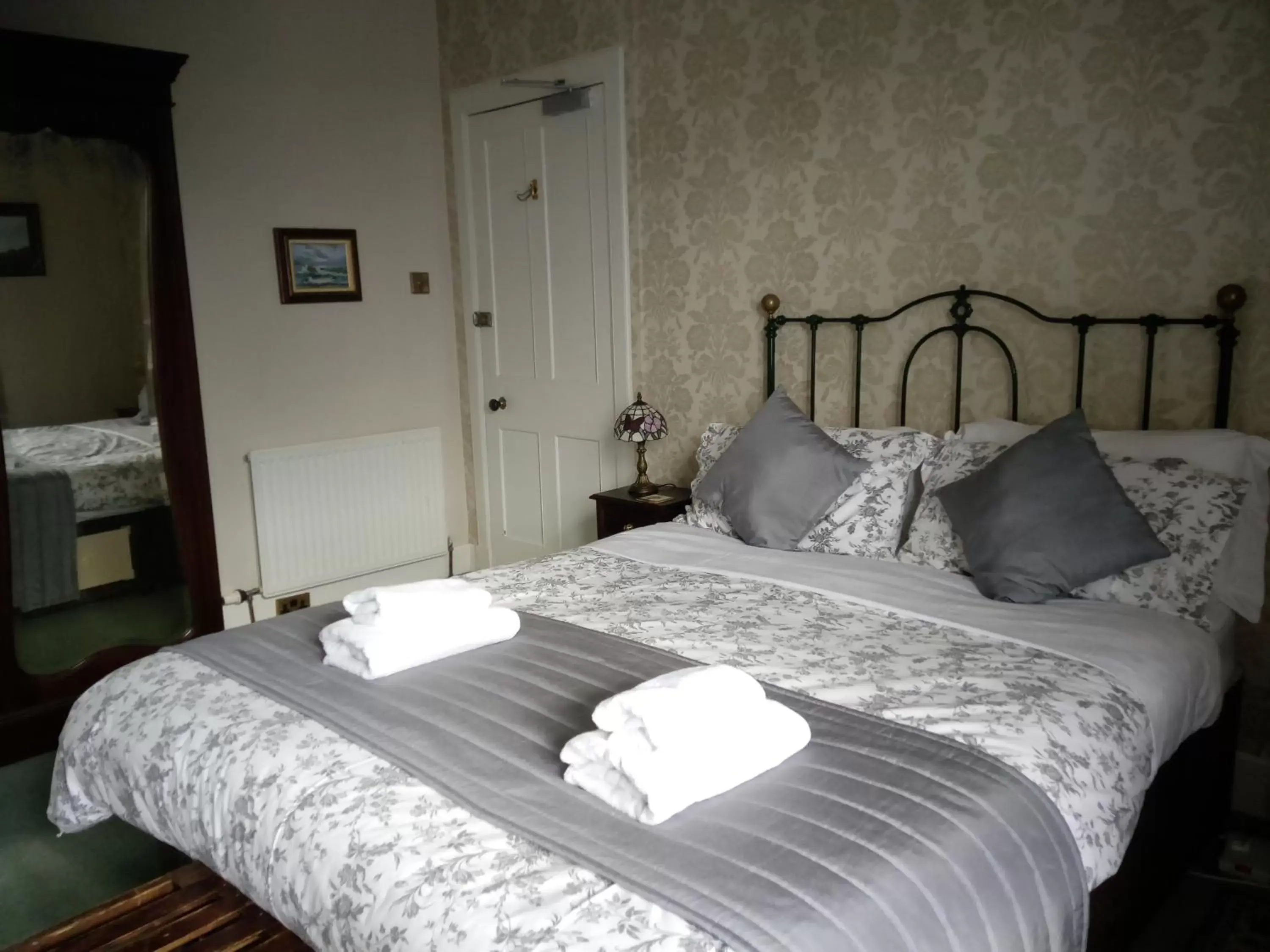Bed in Dunallan Guest House