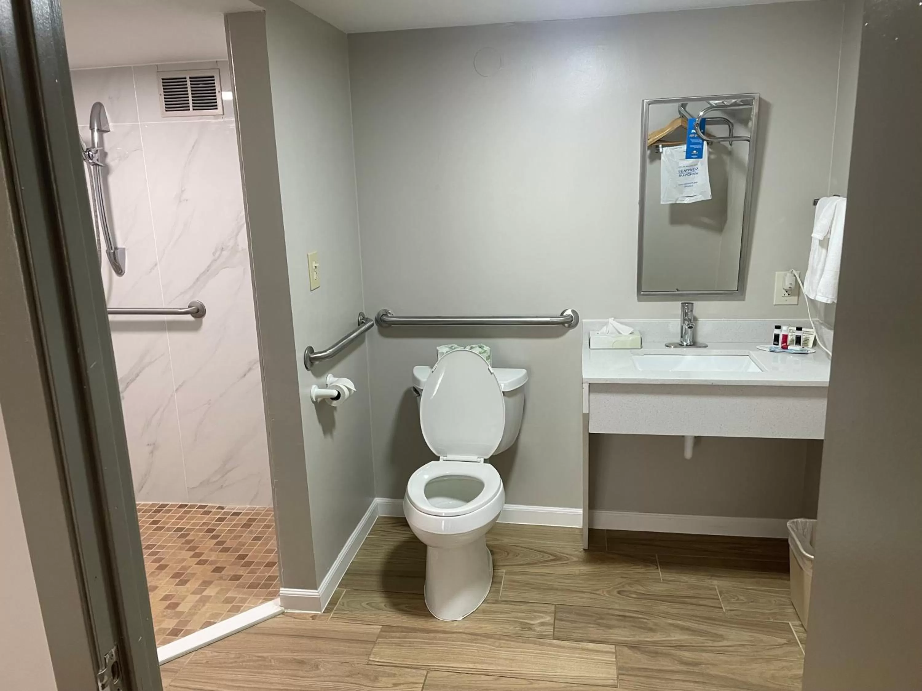 Bathroom in Days Inn by Wyndham Valdosta/Near Valdosta Mall