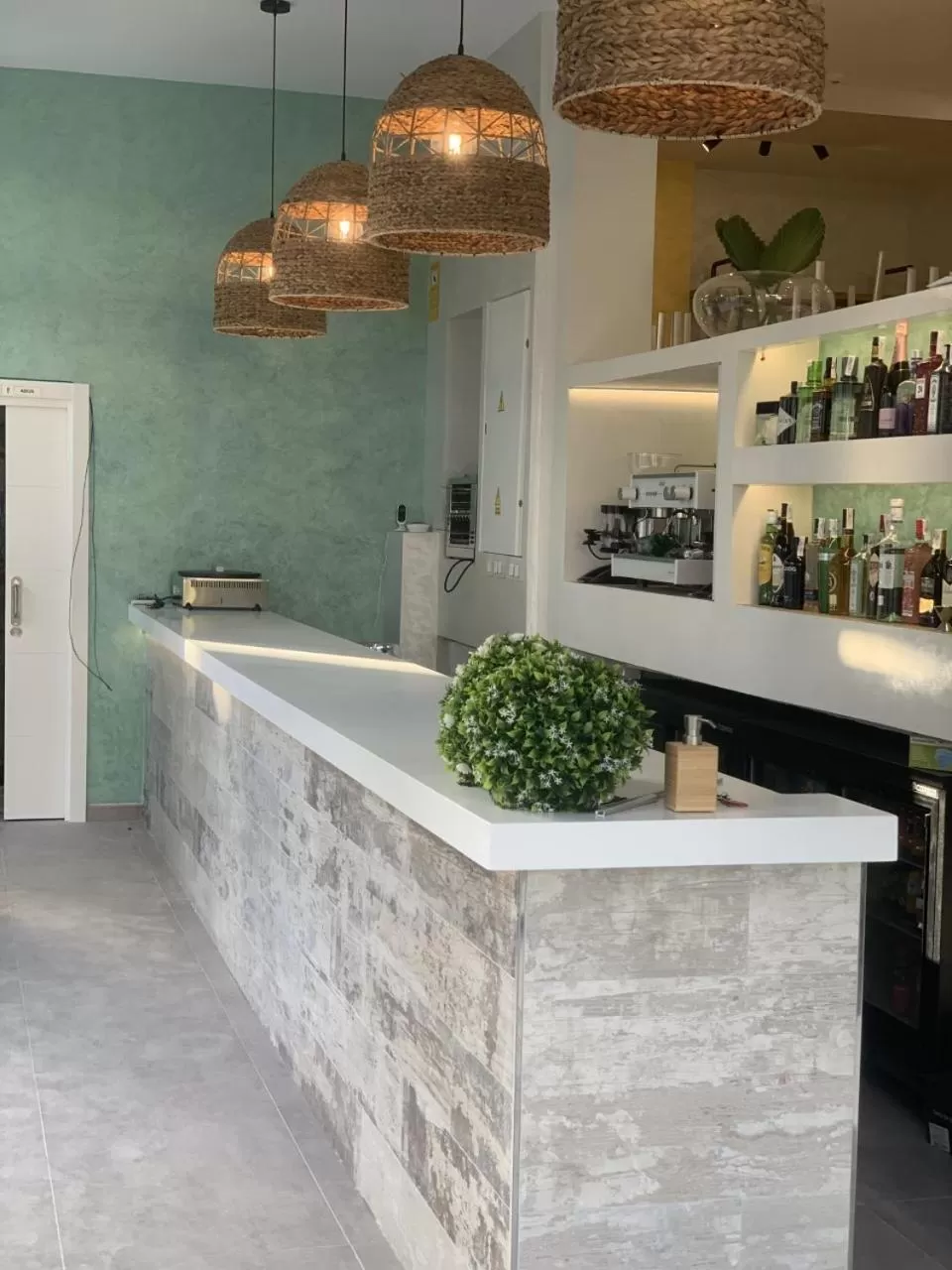 Lounge/Bar in HOTEL apartamentos SEVEN ROOMS