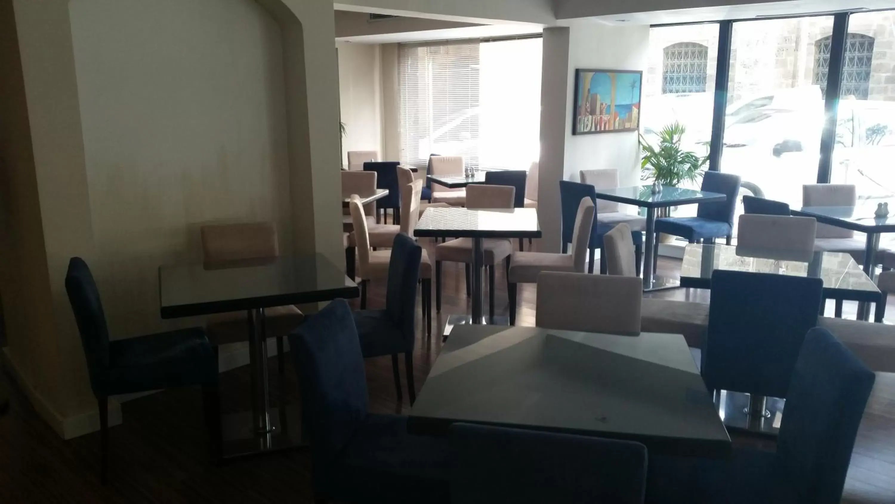 Restaurant/places to eat in Livadhiotis City Hotel Restaurant/places to eat in Livadhiotis City Hotel