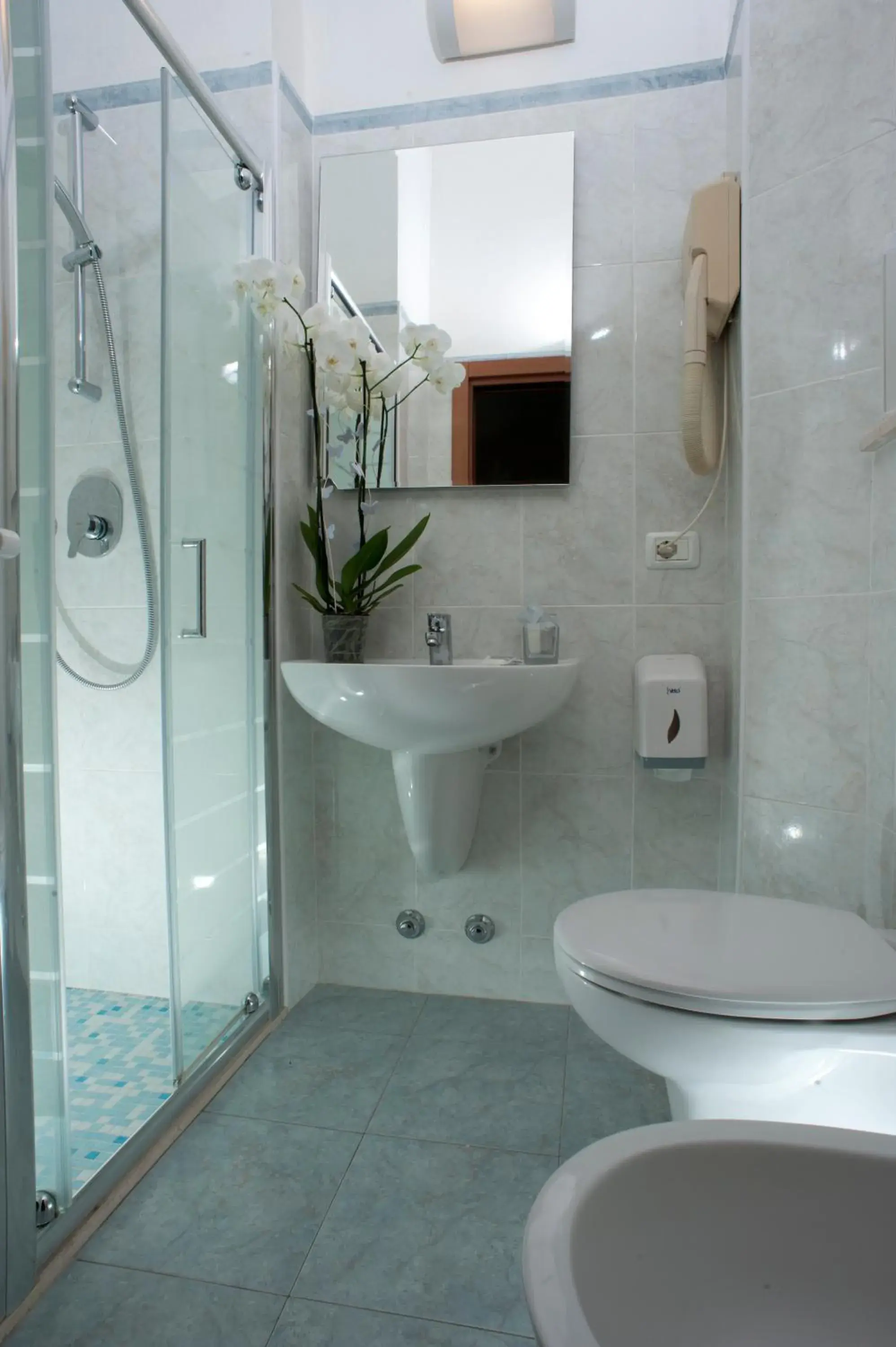 Shower, Bathroom in Hotel Alsen