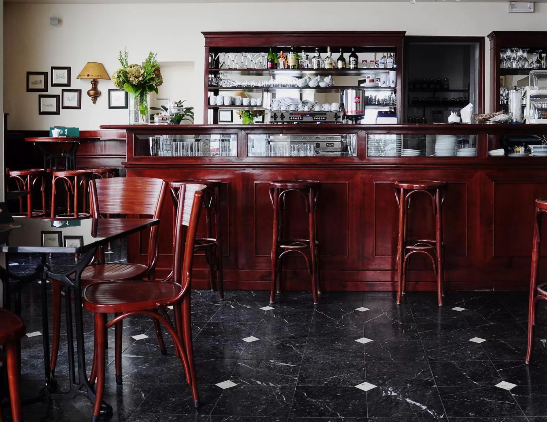 Lounge or bar in Hotel Slamič Ljubljana