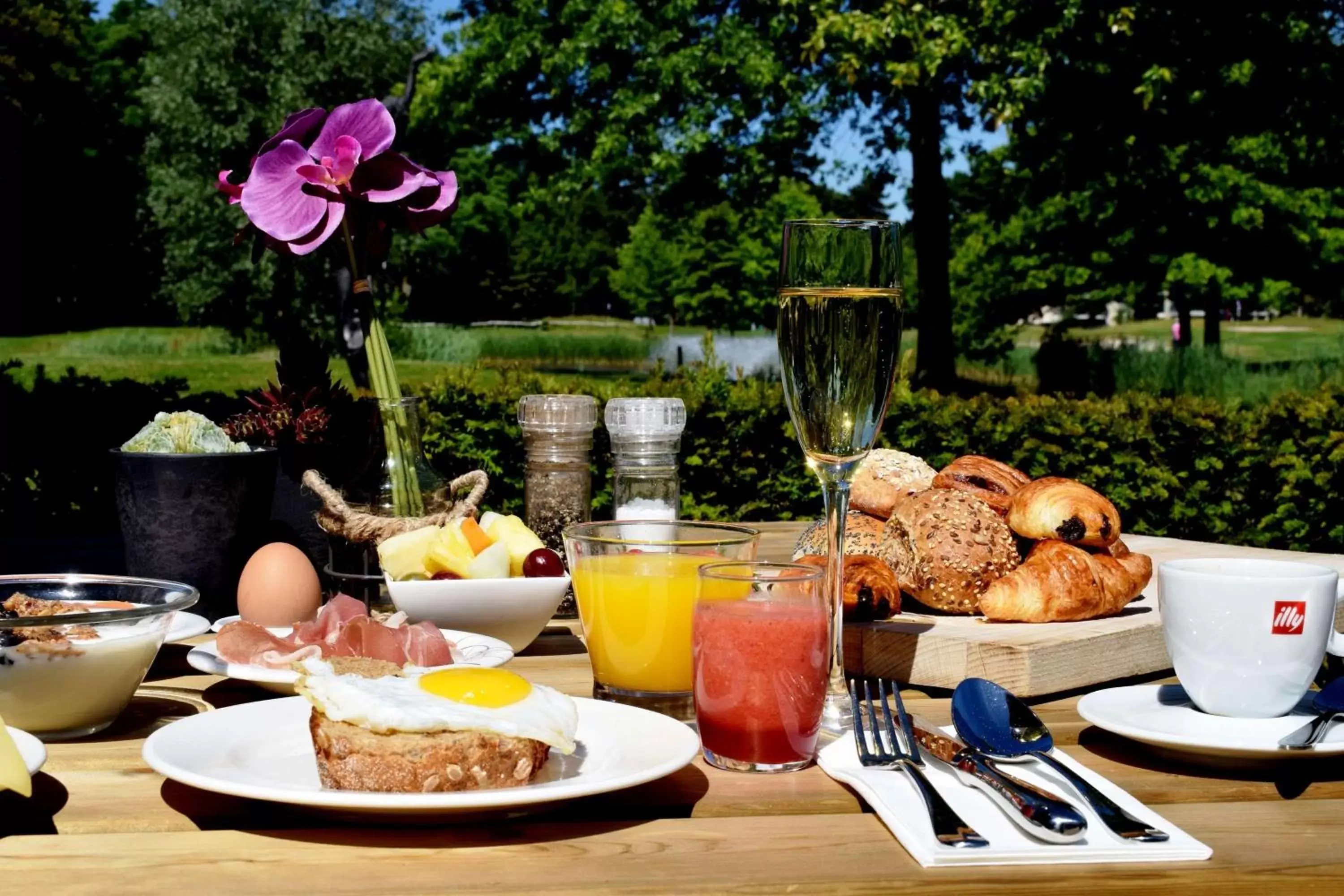 Restaurant/places to eat, Breakfast in DoubleTree by Hilton Royal Parc Soestduinen