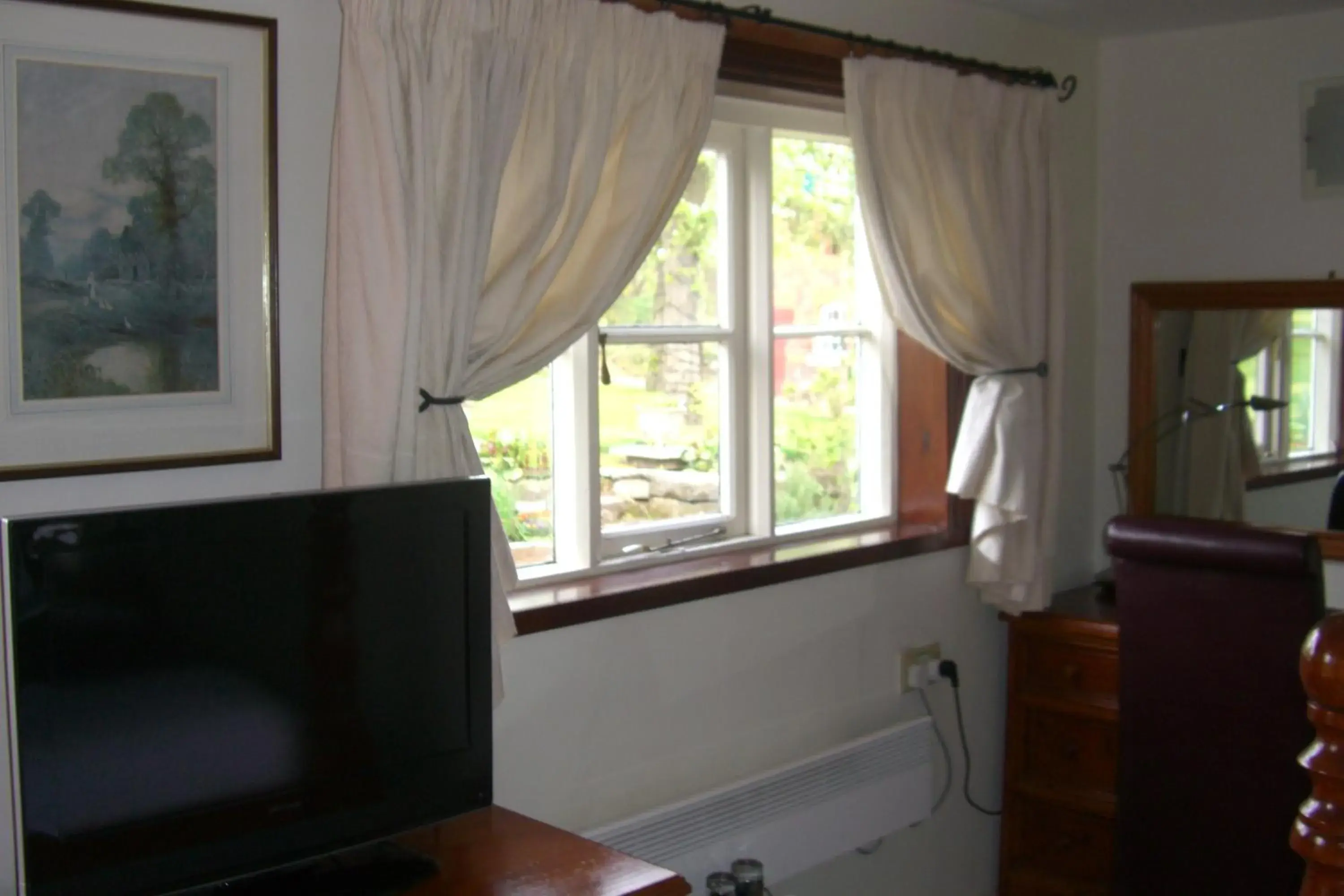 Bedroom, TV/Entertainment Center in Ash Farm Country House