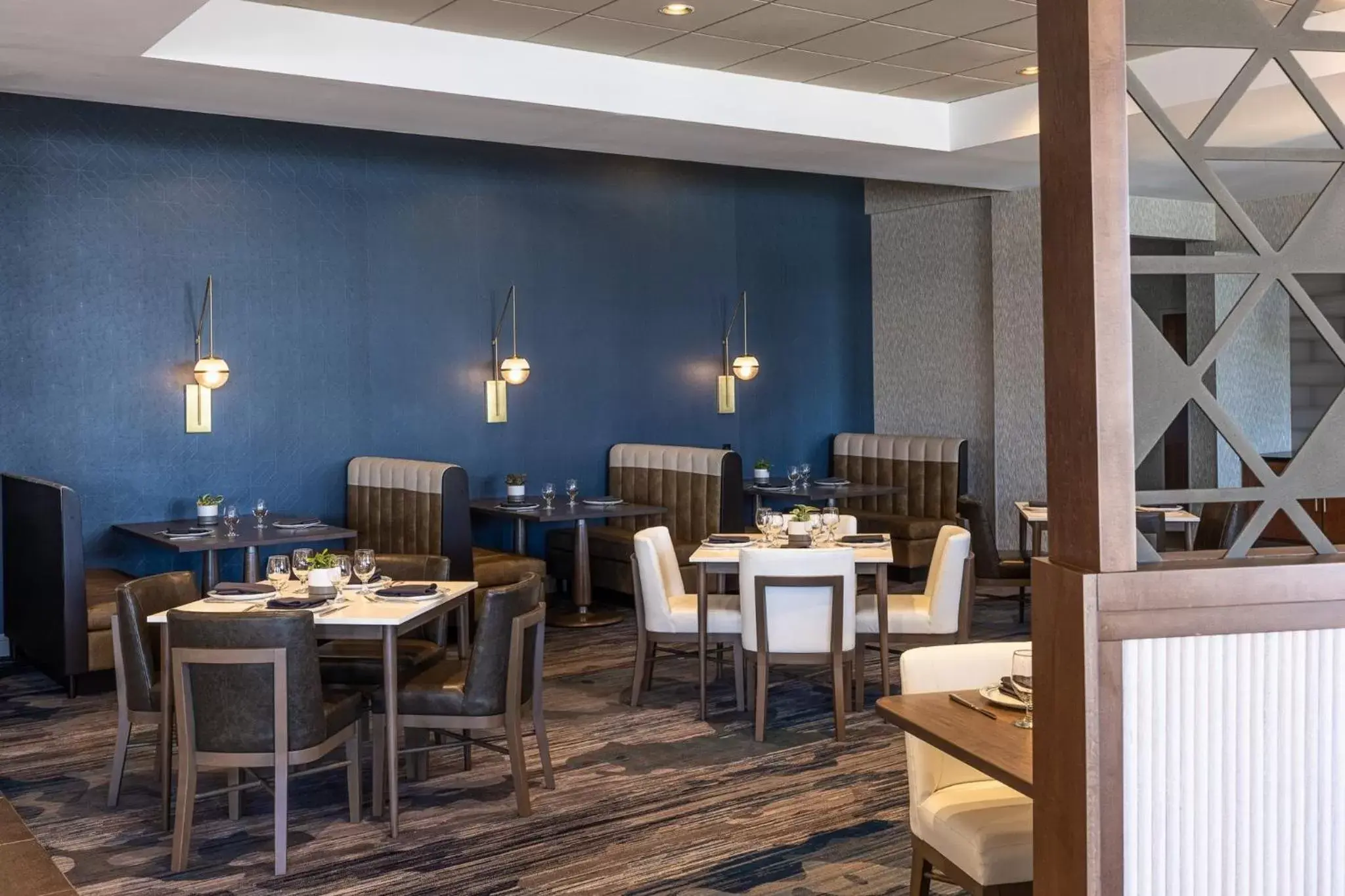 Restaurant/Places to Eat in Crowne Plaza Fort Myers Gulf Coast, an IHG Hotel