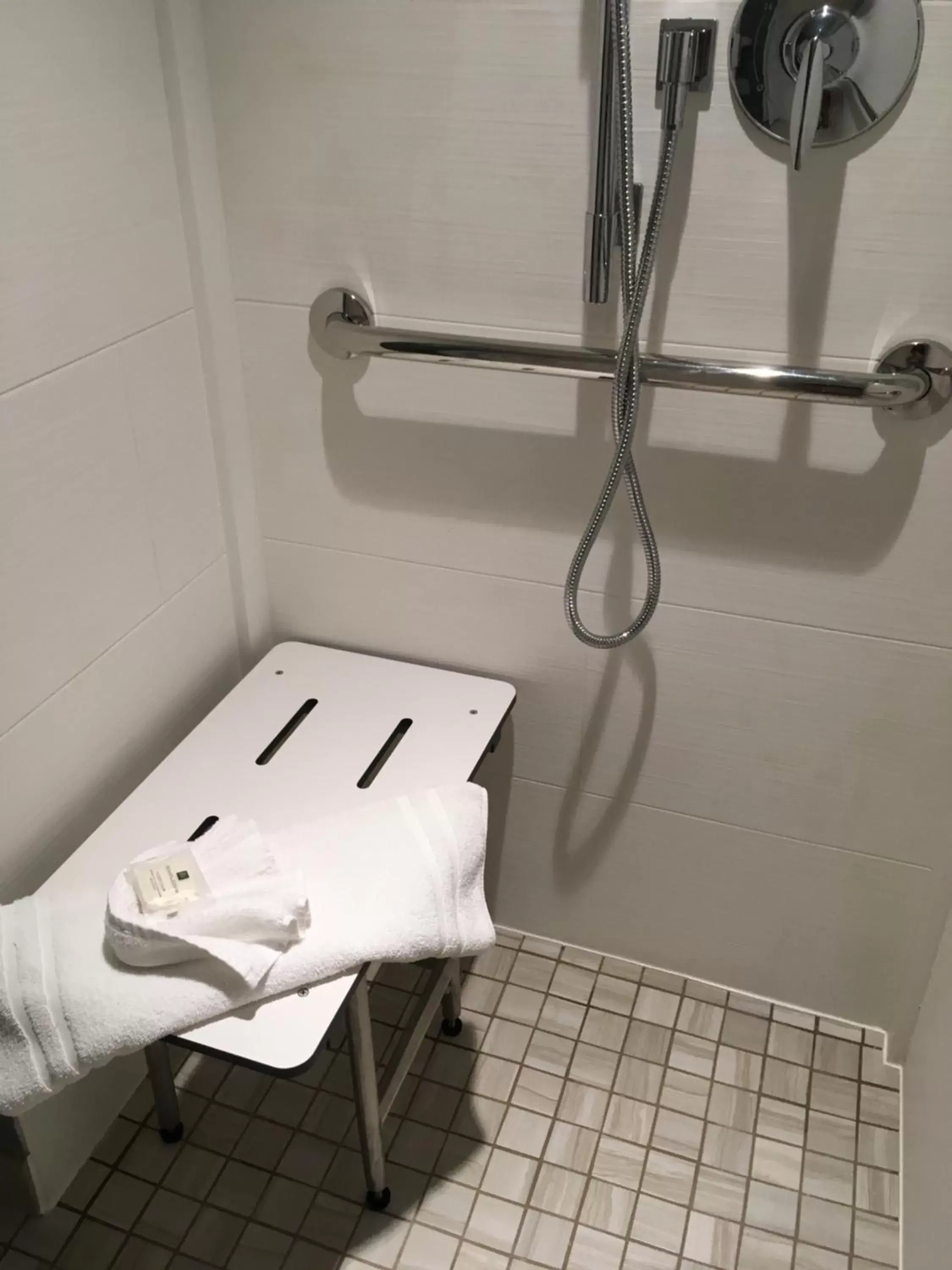 Suite with Roll-in Shower - Mobility Access Non-Smoking in Crowne Plaza Hotel Ventura Beach, an IHG Hotel Suite with Roll-in Shower - Mobility Access Non-Smoking in Crowne Plaza Hotel Ventura Beach, an IHG Hotel