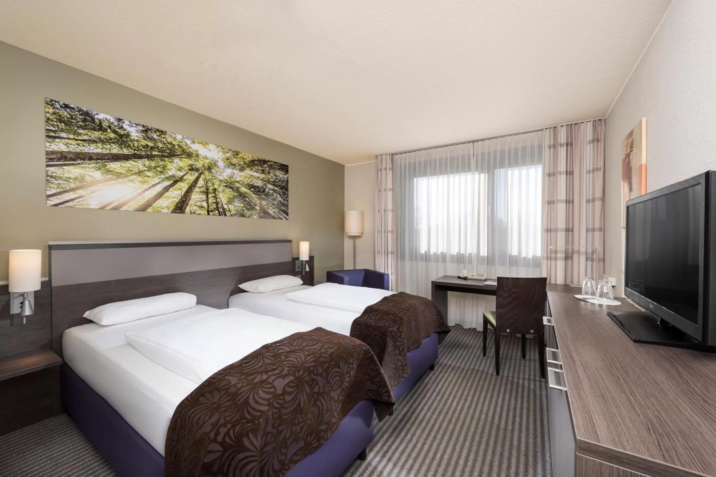 Photo of the whole room in Mercure Düsseldorf Airport