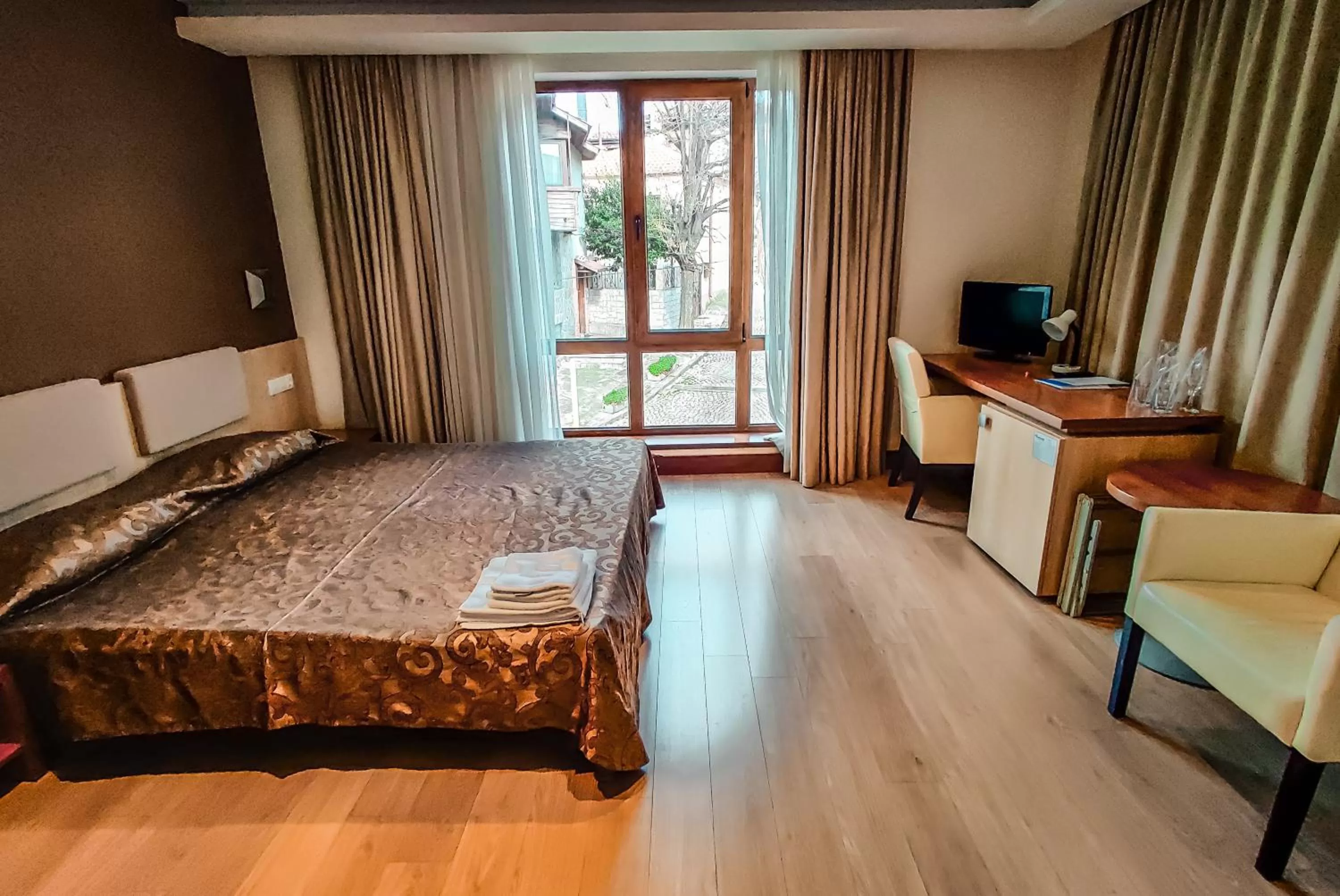 Photo of the whole room, Bed in Family Hotel Casa del Mare