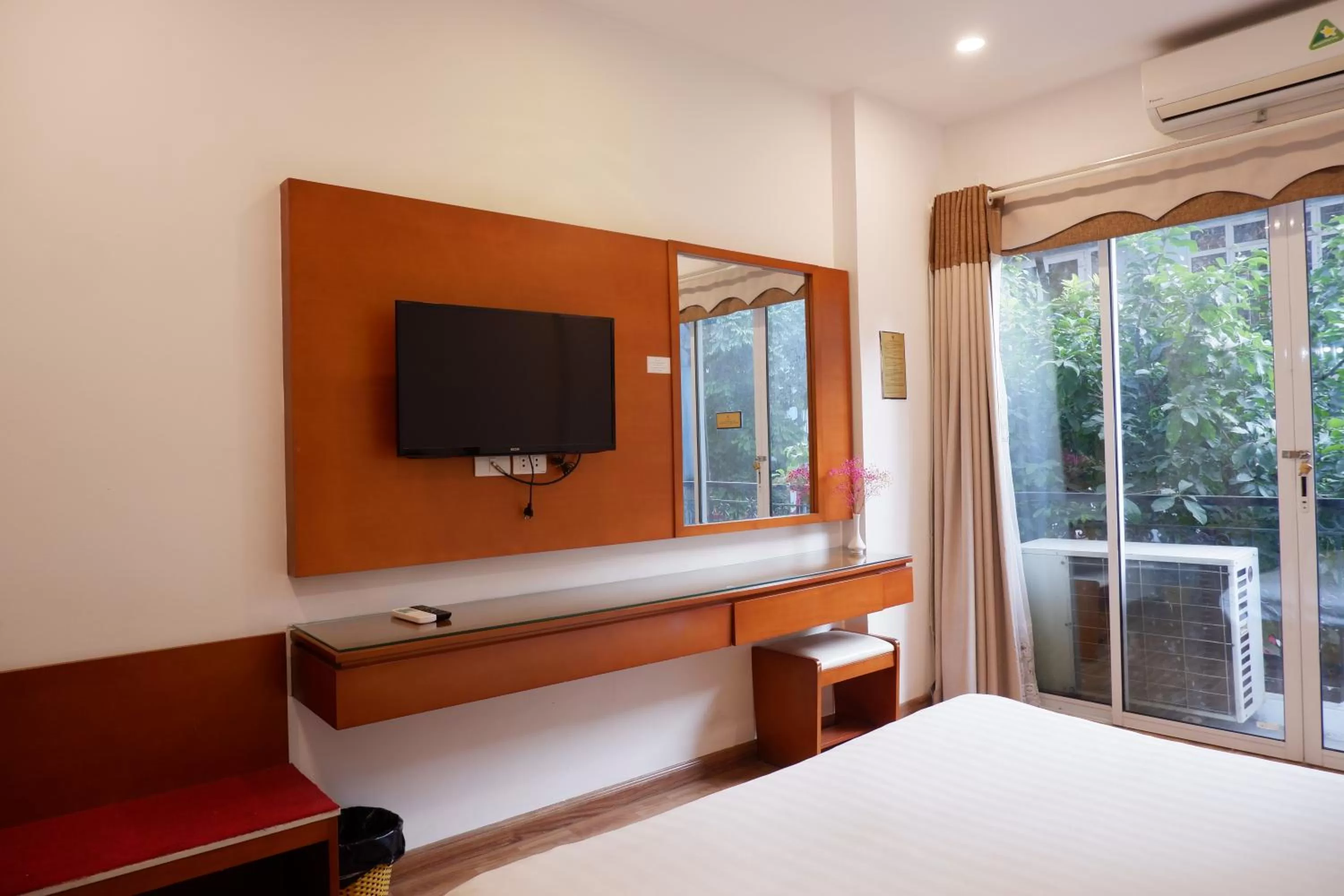 TV and multimedia, TV/Entertainment Center in Hanoi Old Quarter Hotel