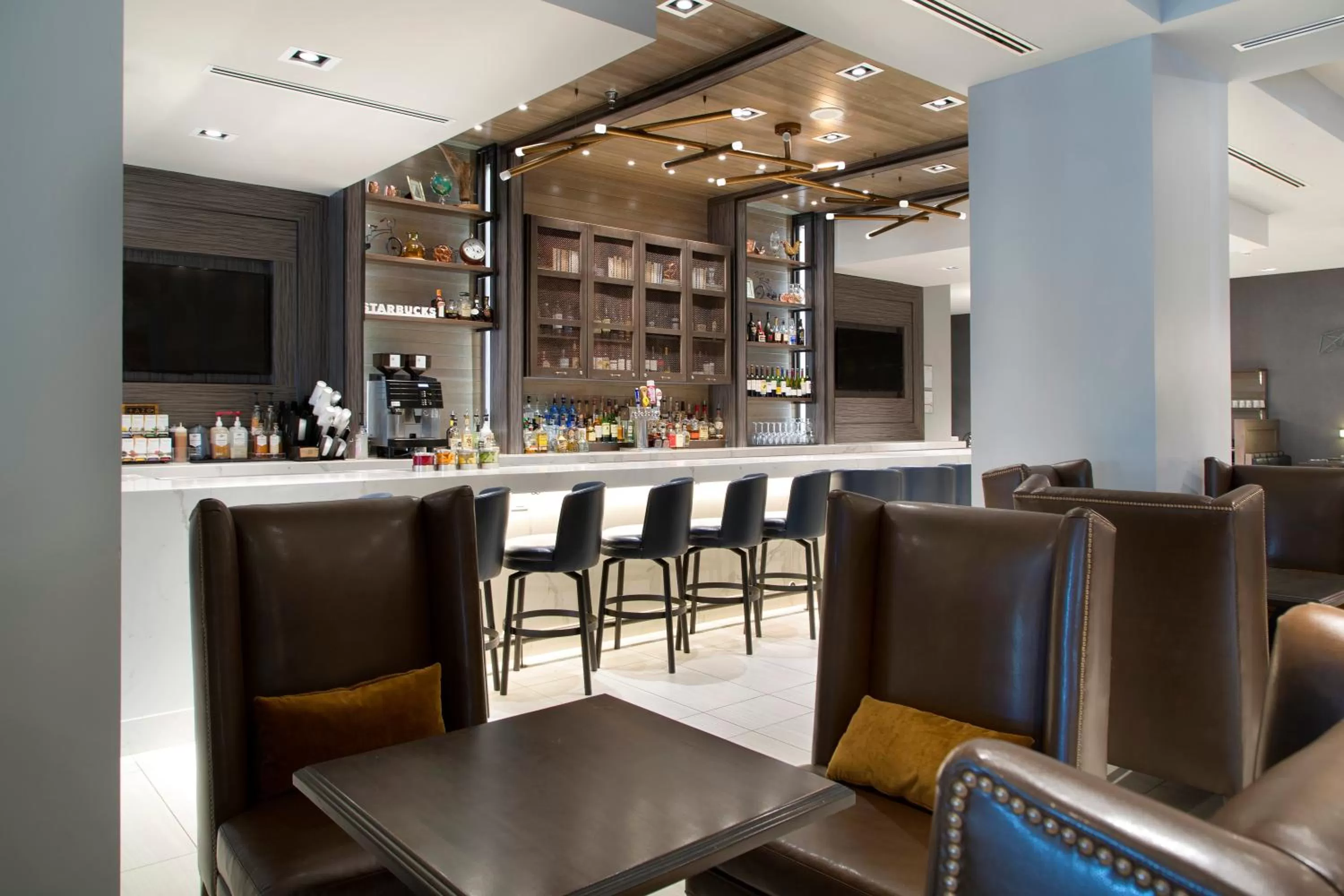 Lounge or bar in Franklin Marriott Cool Springs