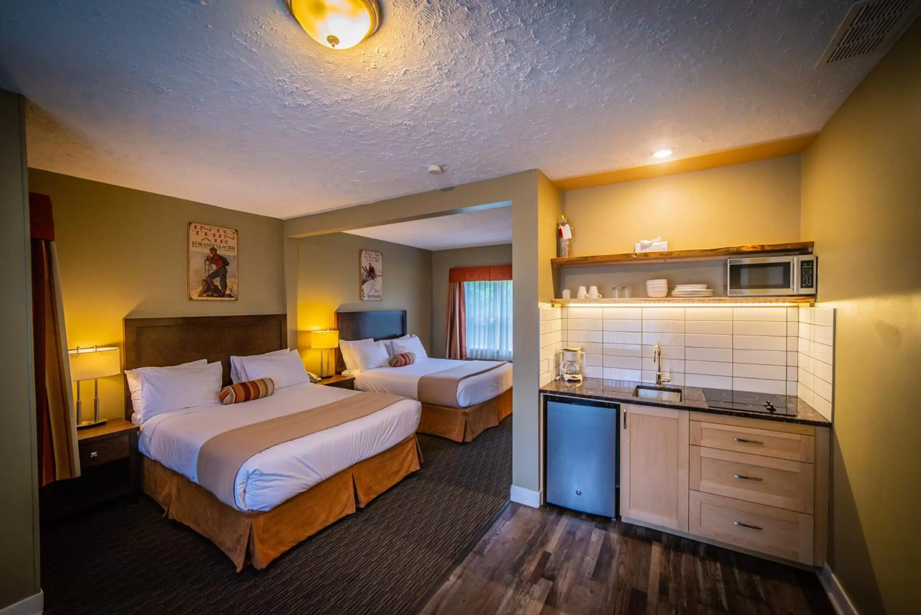 Kitchen or kitchenette in Alpine Inn & Suites