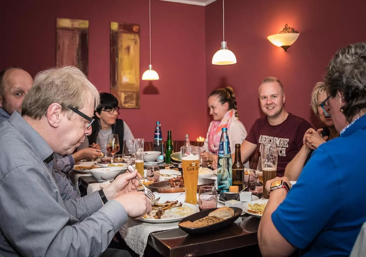 group of guests in Hotel Restaurant Kochschule Rössle