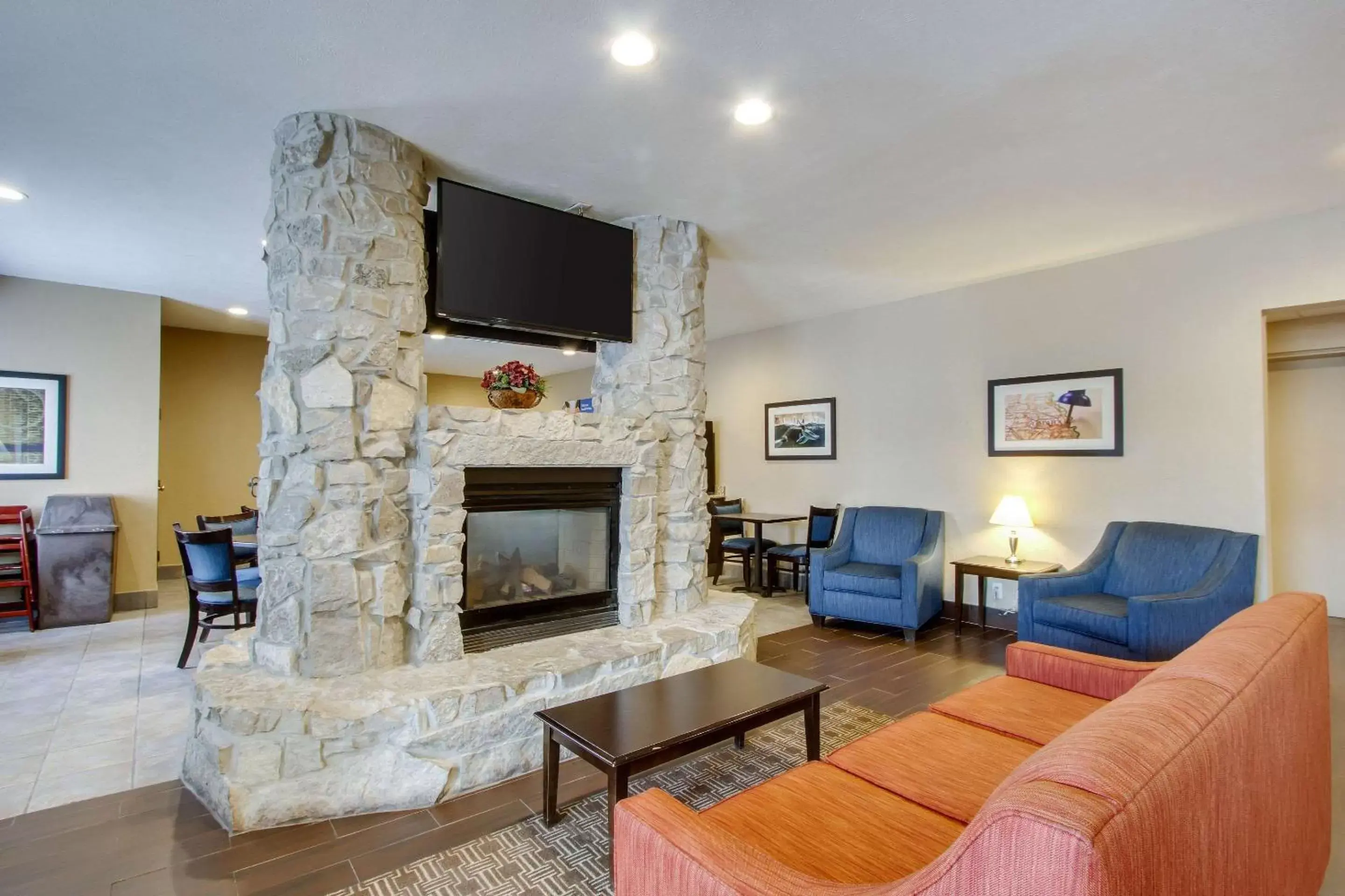 Lobby or reception, Seating Area in Comfort Inn & Suites Bellevue - Omaha Offutt AFB