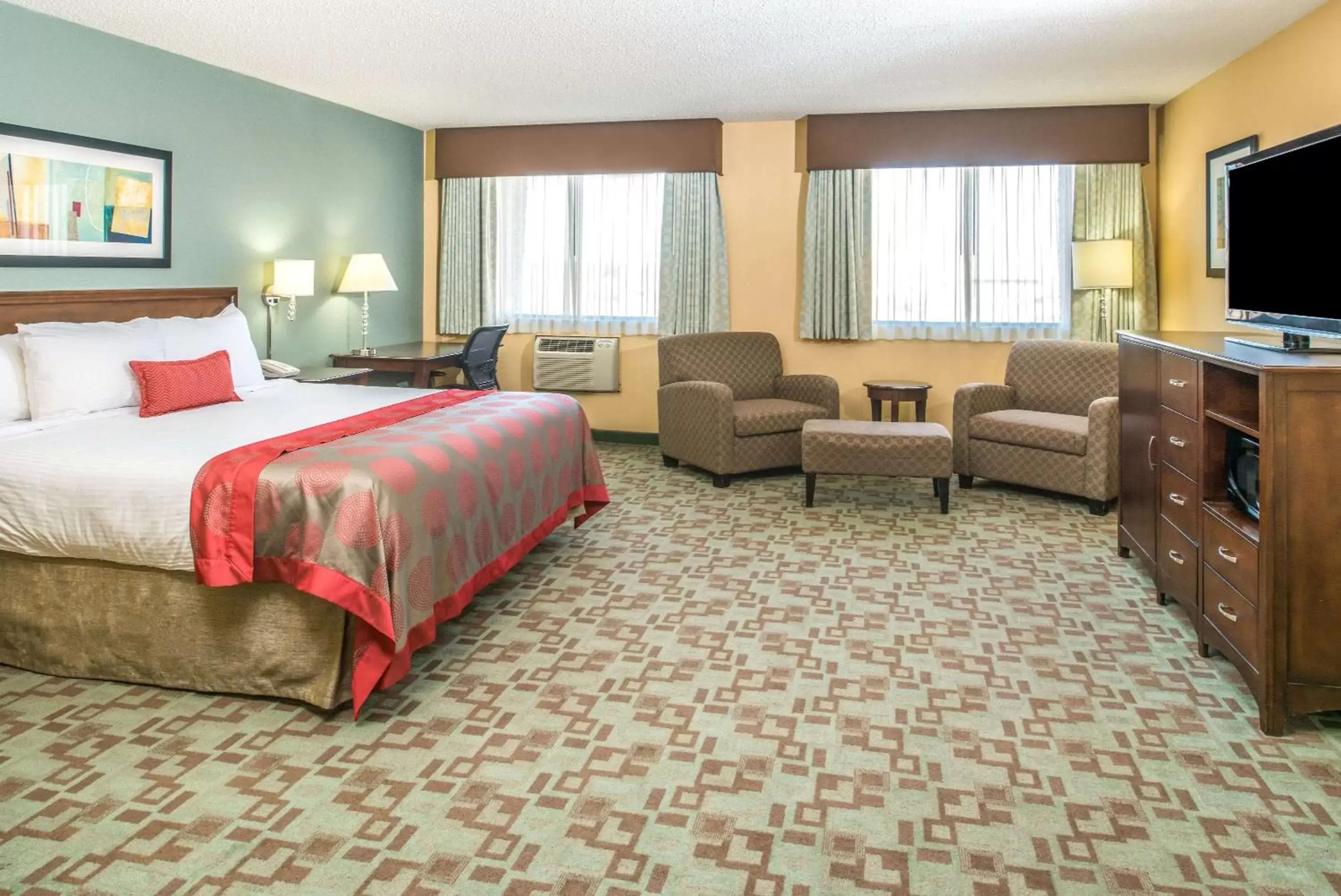 Photo of the whole room in Ramada by Wyndham Saskatoon Photo of the whole room in Ramada by Wyndham Saskatoon