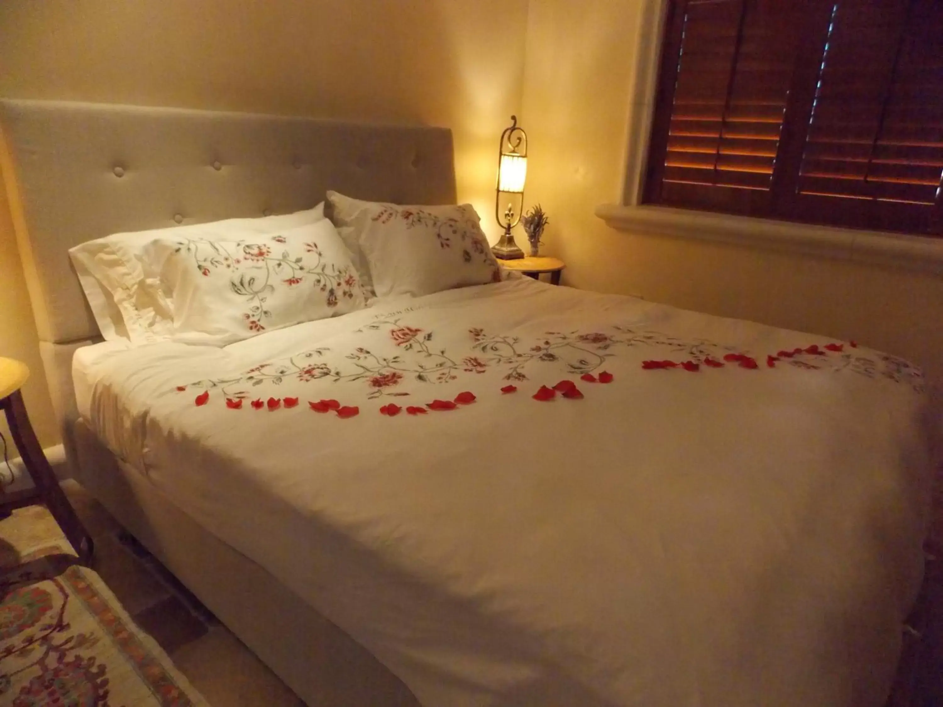 Bedroom, Bed in Thorn Hill Vineyards Villa Suites
