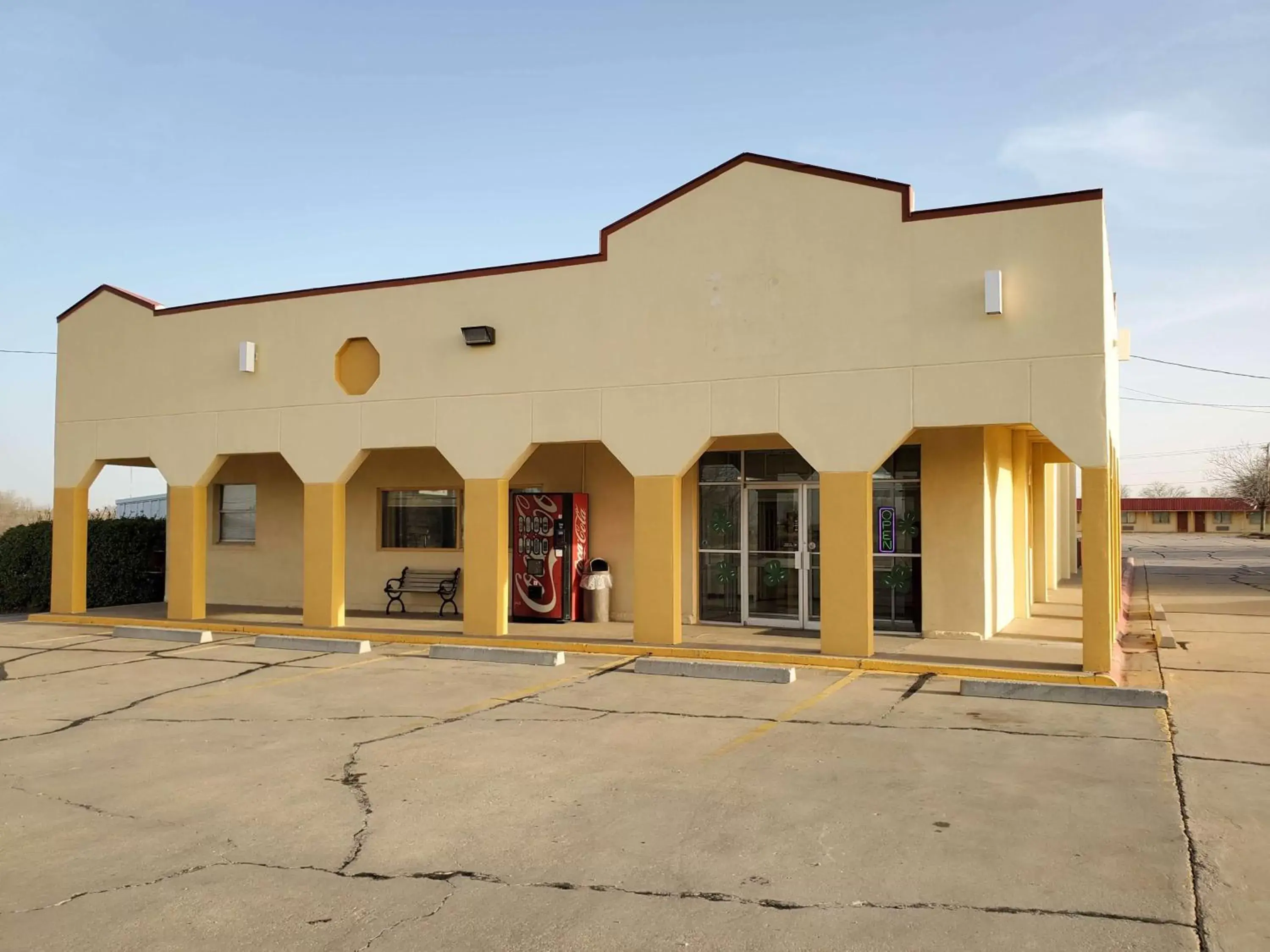 Property Building in Motel 6 Shamrock, TX