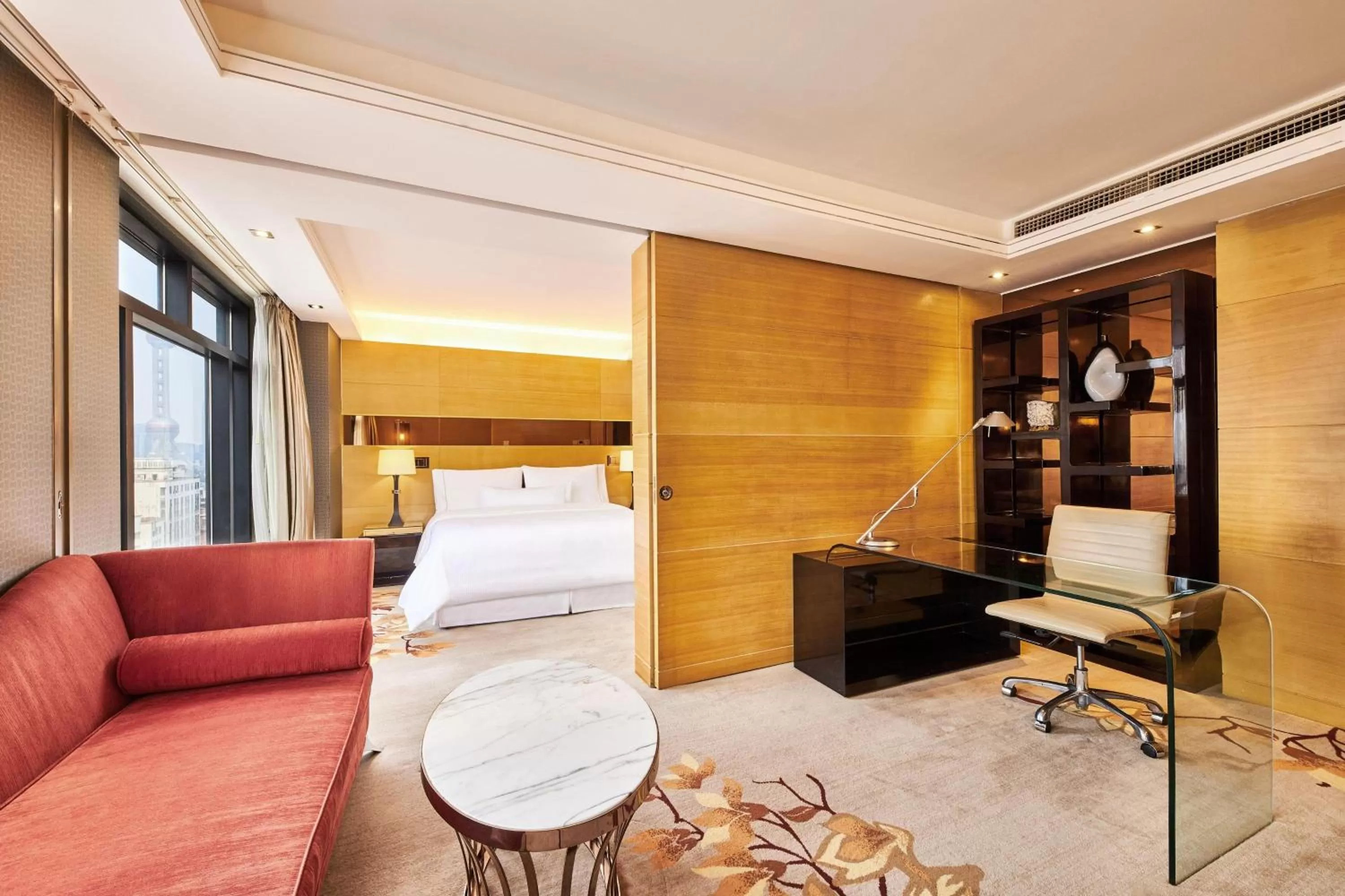 Photo of the whole room, Bed in The Westin Bund Center, Shanghai