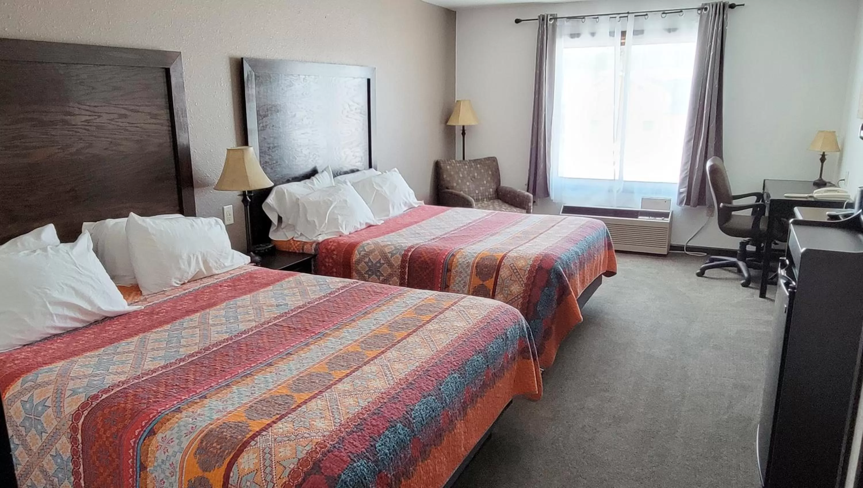 Bedroom, Bed in Jasper Ridge Inn Ishpeming