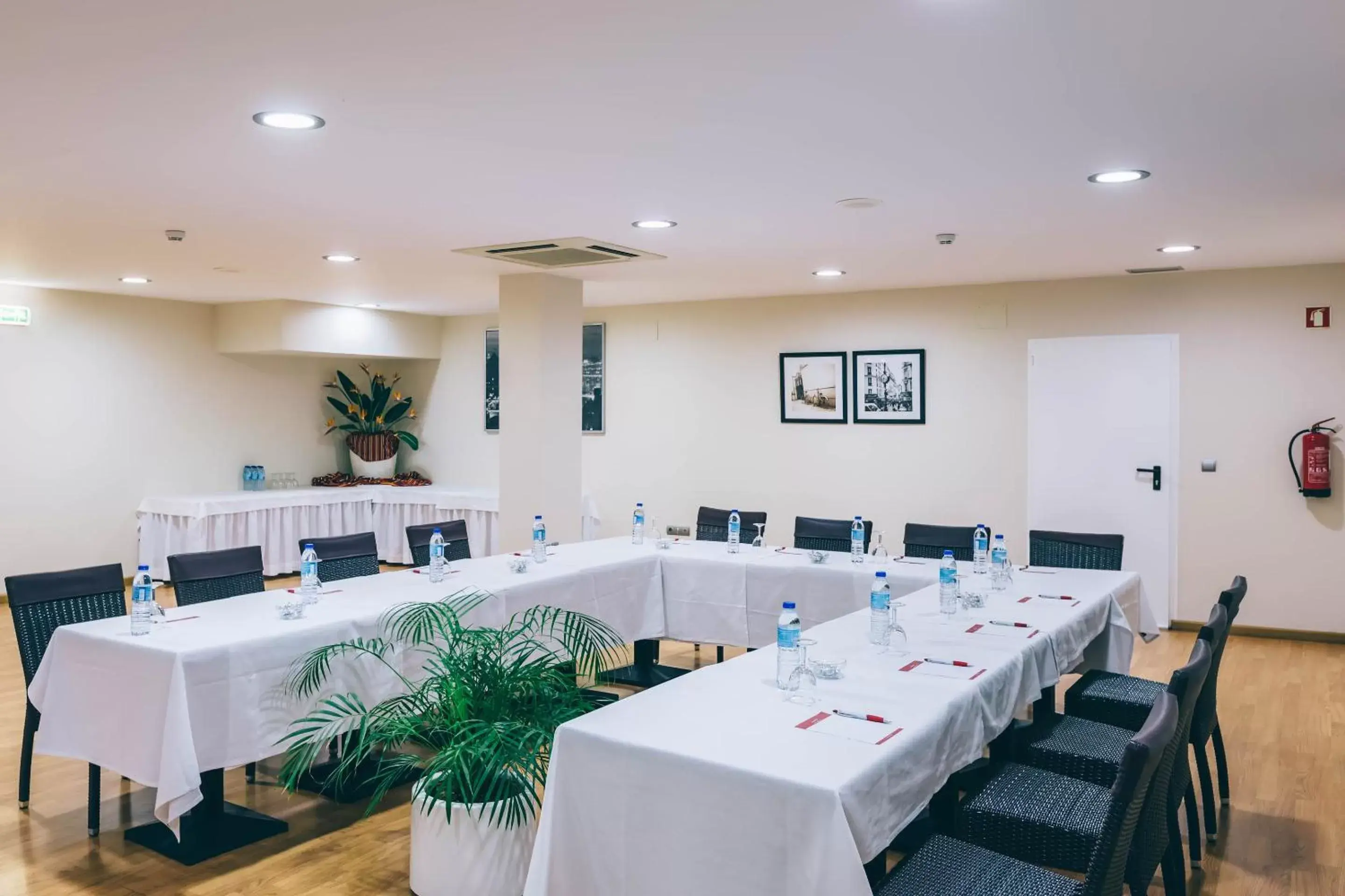 Meeting/conference room in Muthu Raga Madeira Hotel