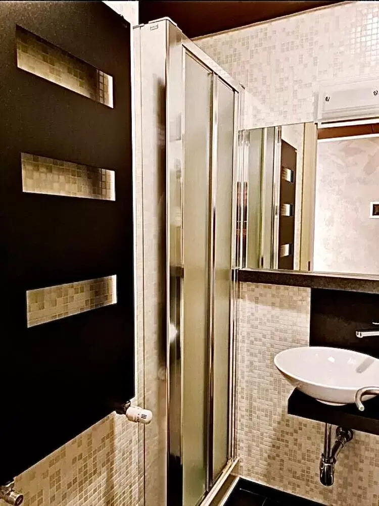 Bathroom in Best Western Hotel Continental