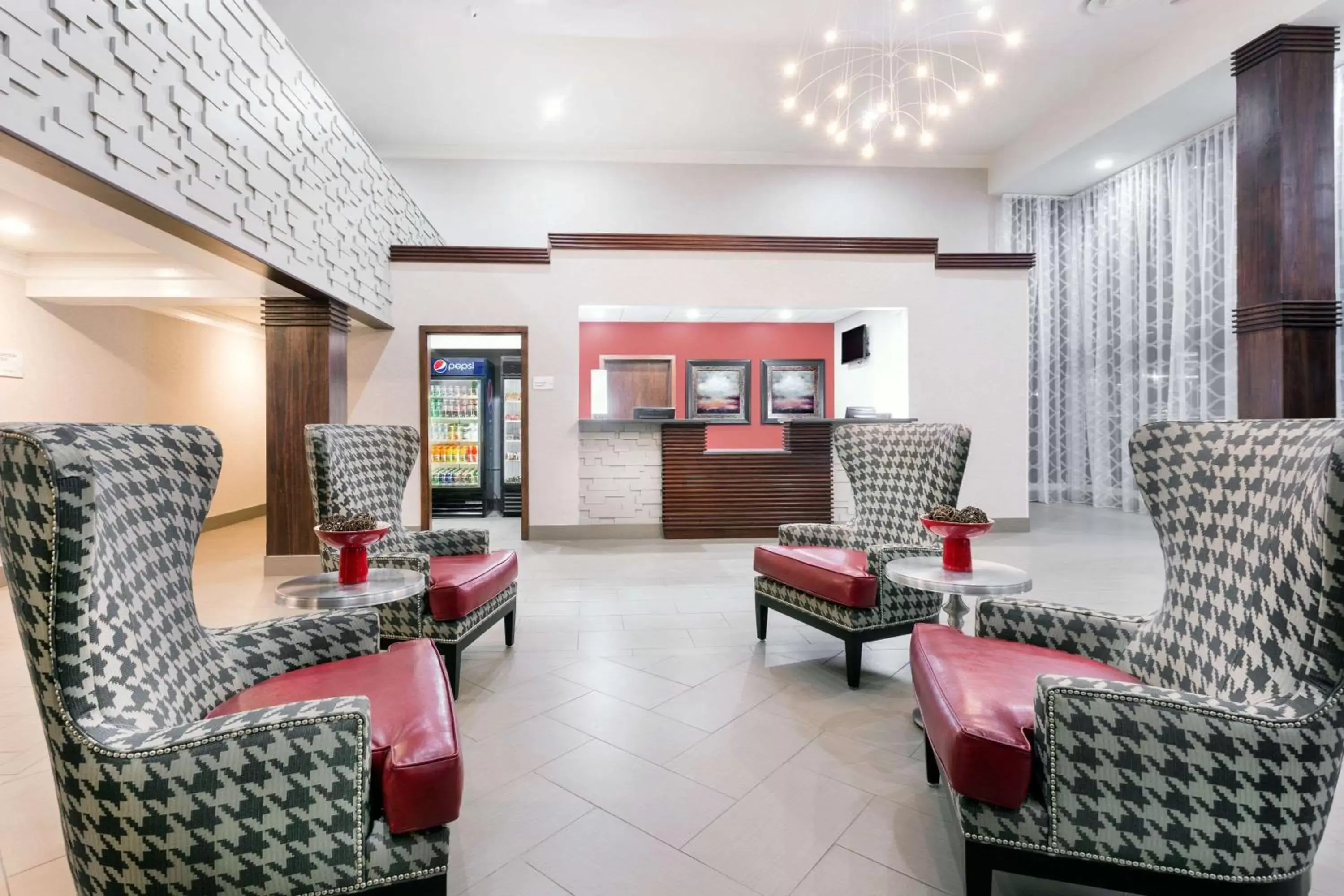 Lobby or reception, Seating Area in Ramada by Wyndham Tuscaloosa