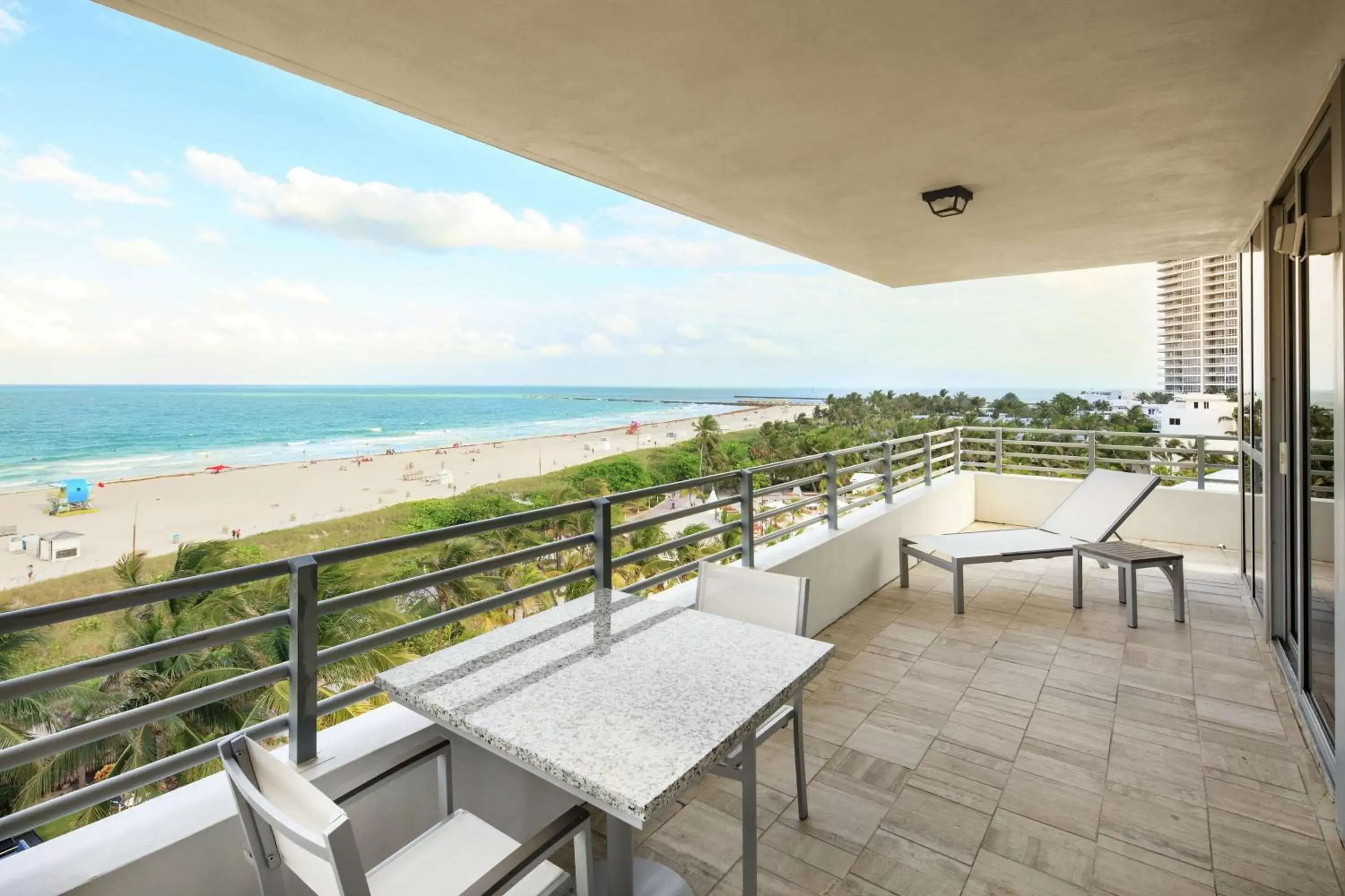 Patio, Balcony/Terrace in Hilton Bentley Miami/South Beach