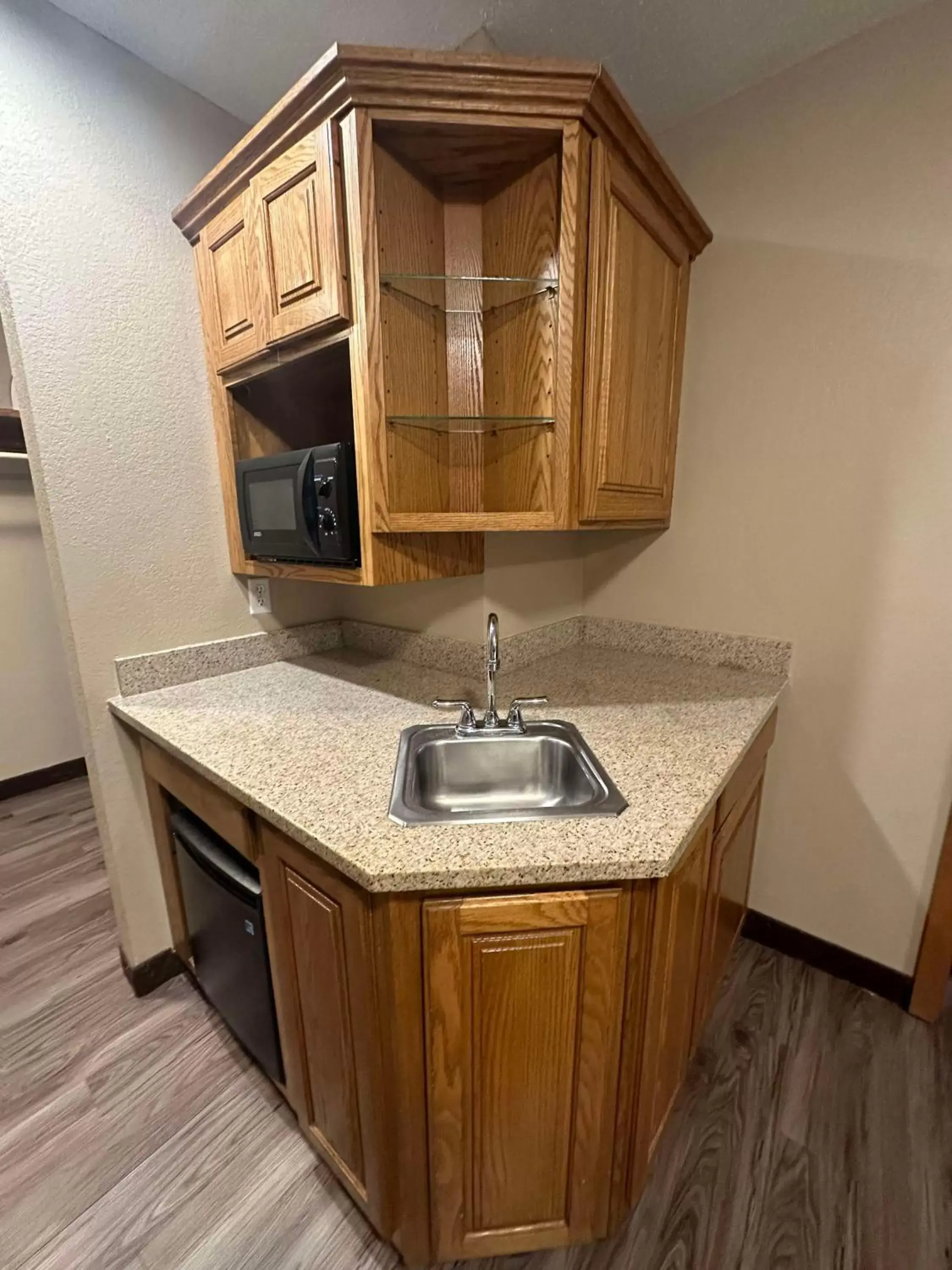 Other, Kitchen/Kitchenette in SureStay Plus by Best Western Fremont I-69