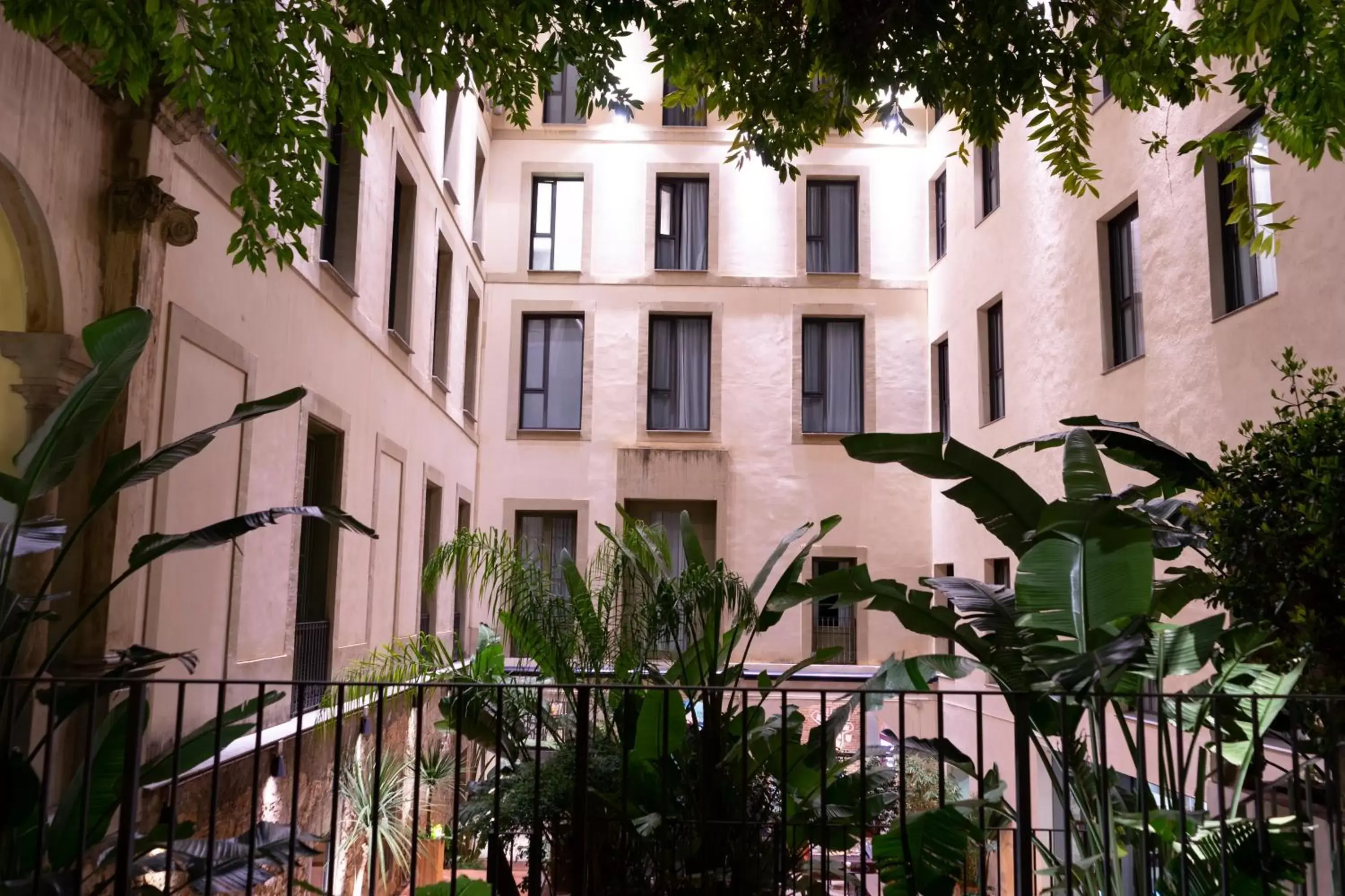 Property Building in Petit Palace Boqueria Garden