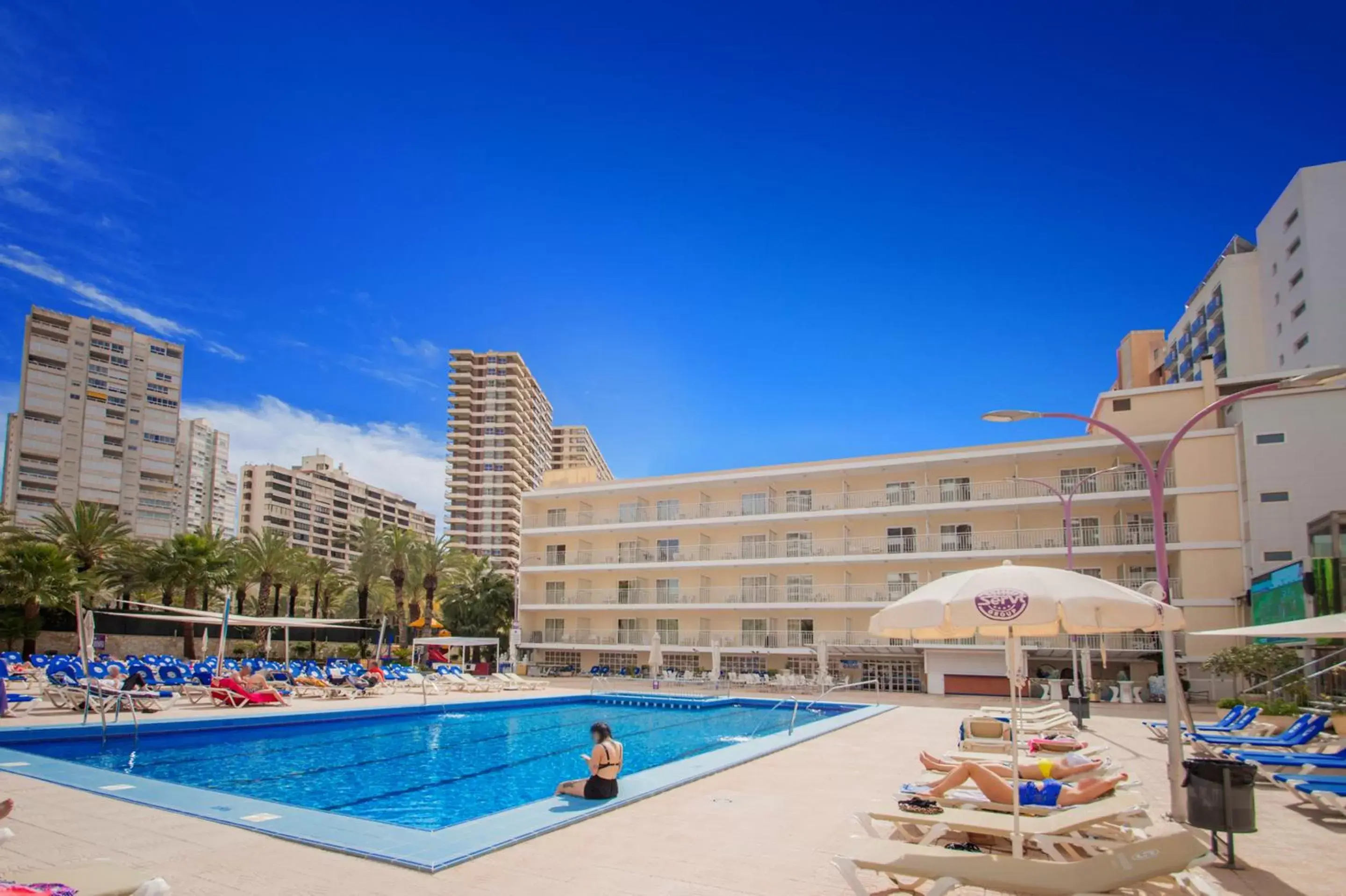 Swimming Pool in Hotel Servigroup Calypso