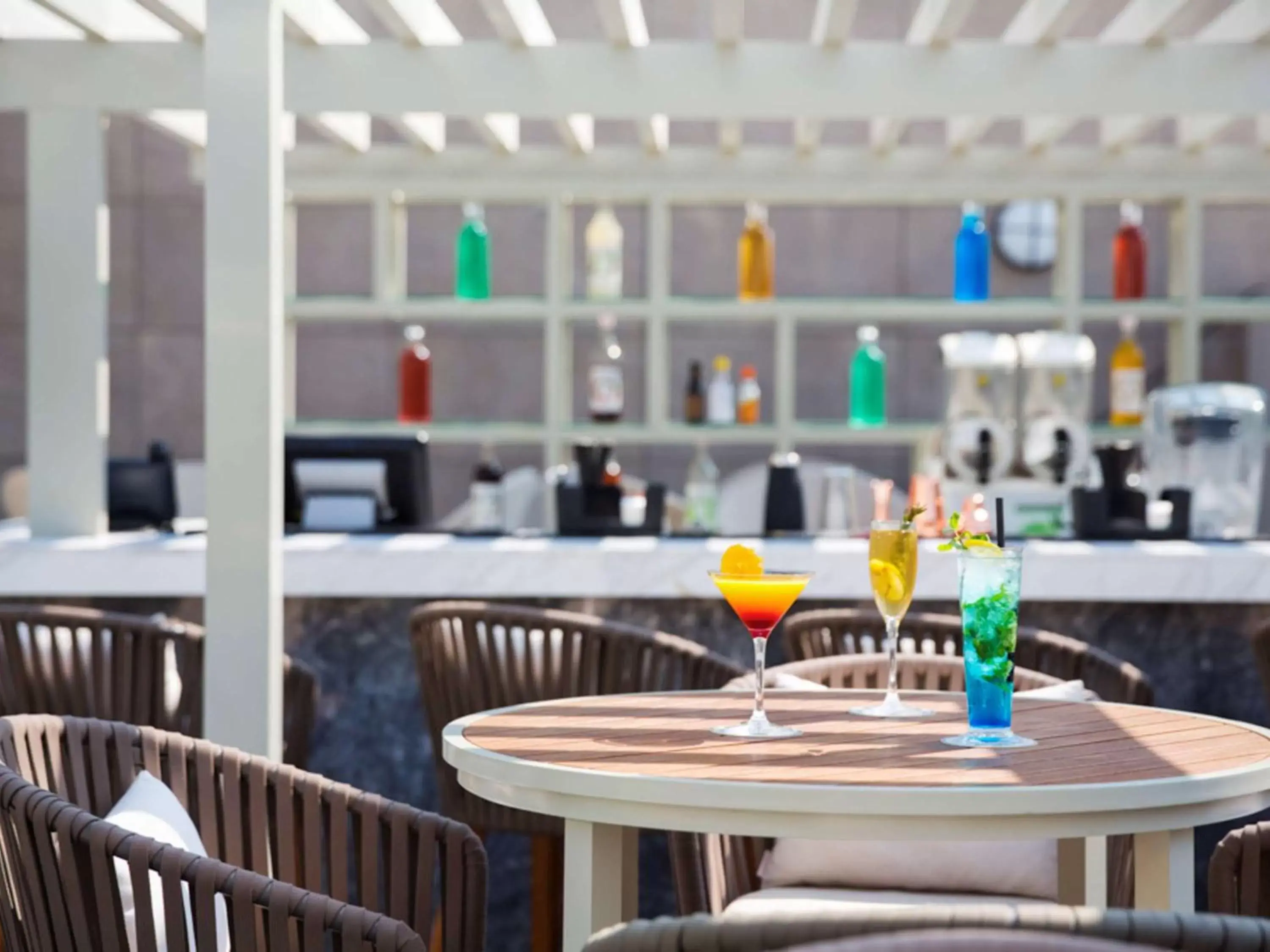Lounge or bar, Restaurant/Places to Eat in Novotel Bur Dubai - Healthcare City